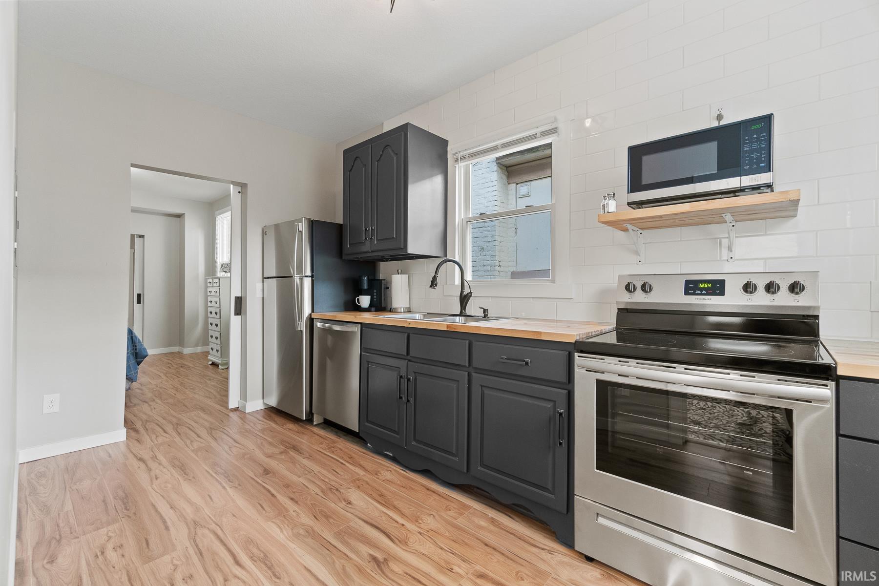Photo 9 of 517 Lavina Street