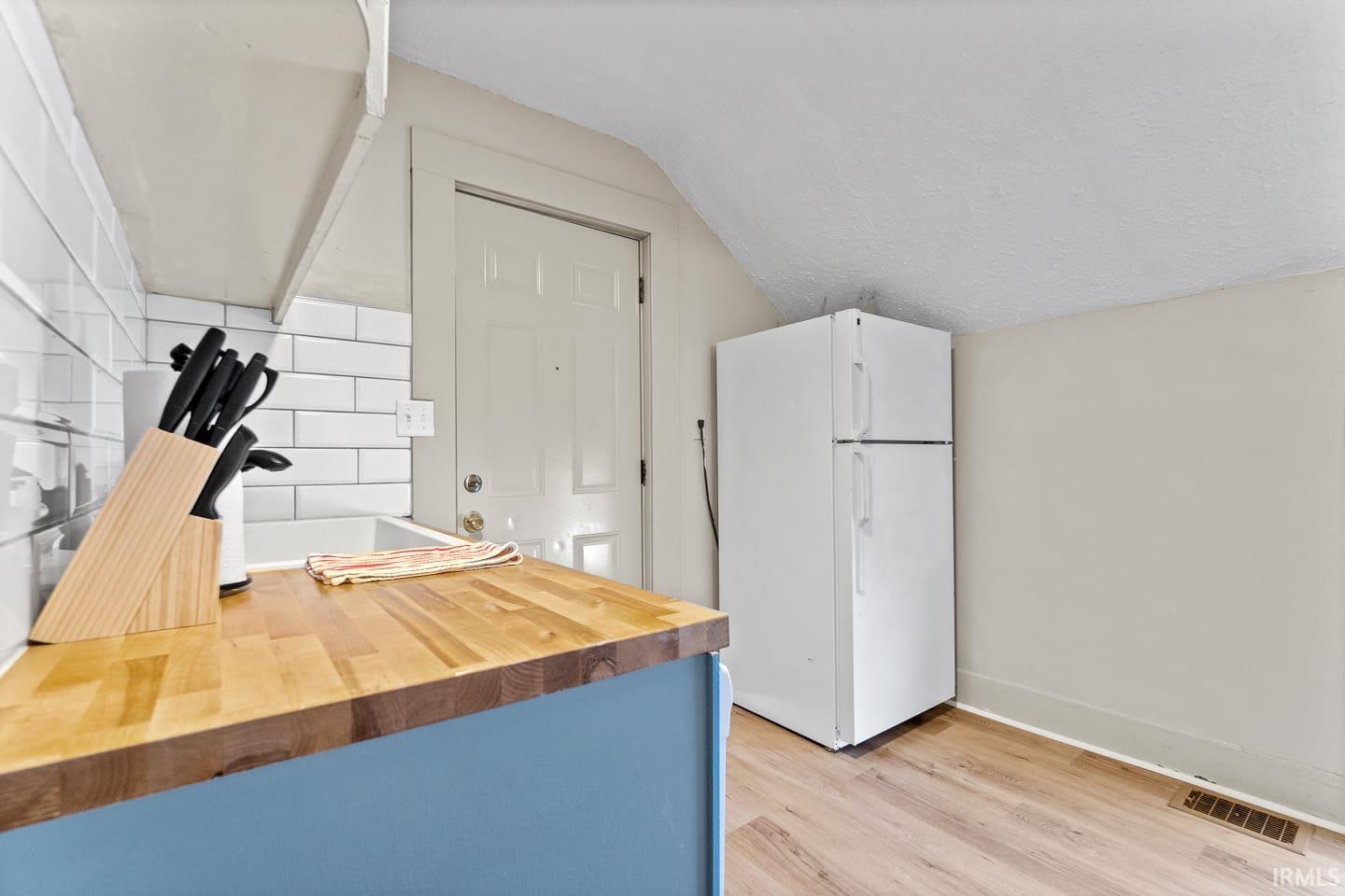 Photo 17 of 613 Lavina Street