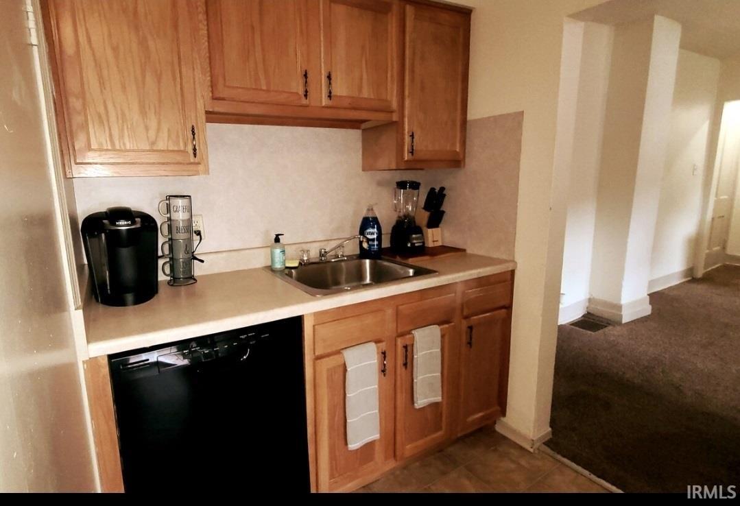 Photo 6 of 613 Lavina Street