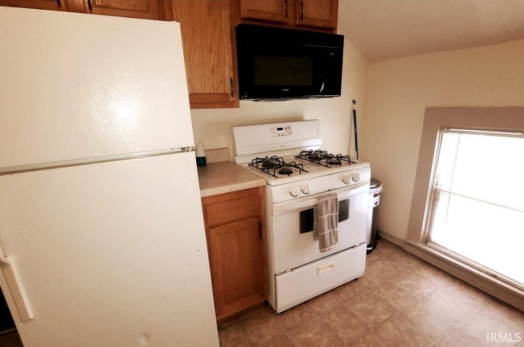 Photo 7 of 613 Lavina Street