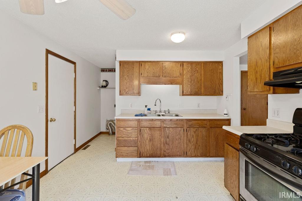 Photo 10 of 1007 E Sheridan Street