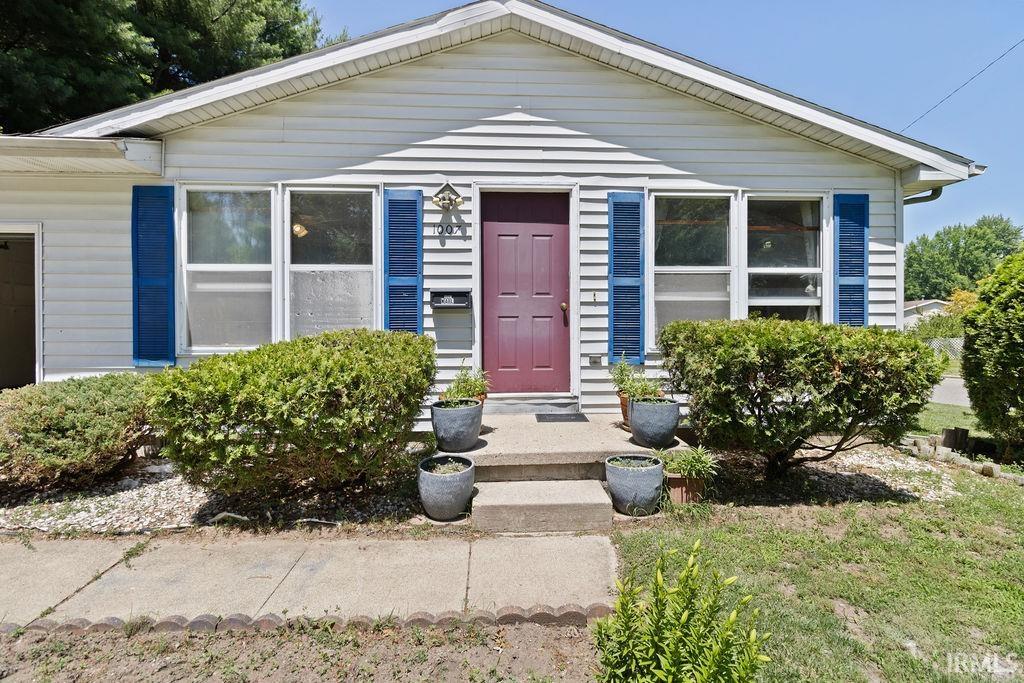 Photo 2 of 1007 E Sheridan Street