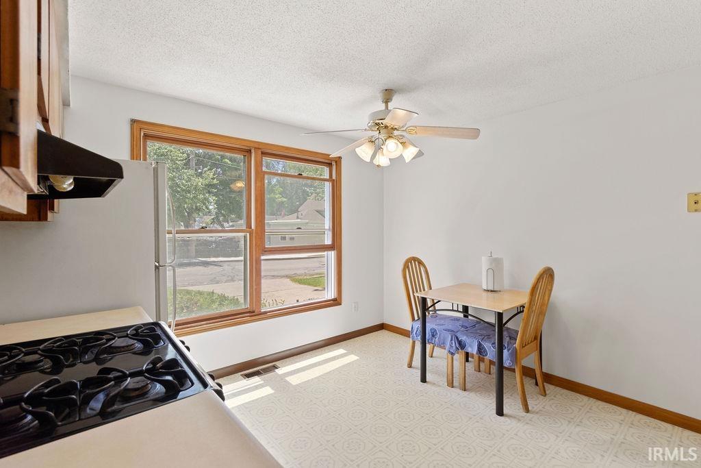 Photo 9 of 1007 E Sheridan Street
