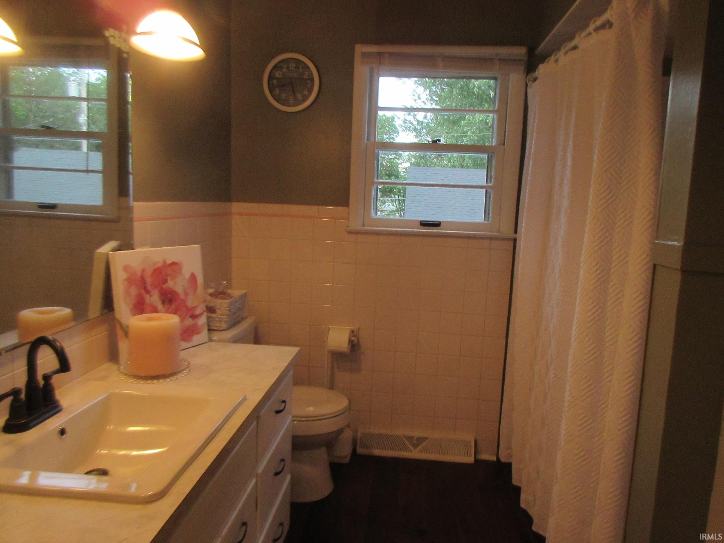 Photo 14 of 2320 Leesmoor Lane