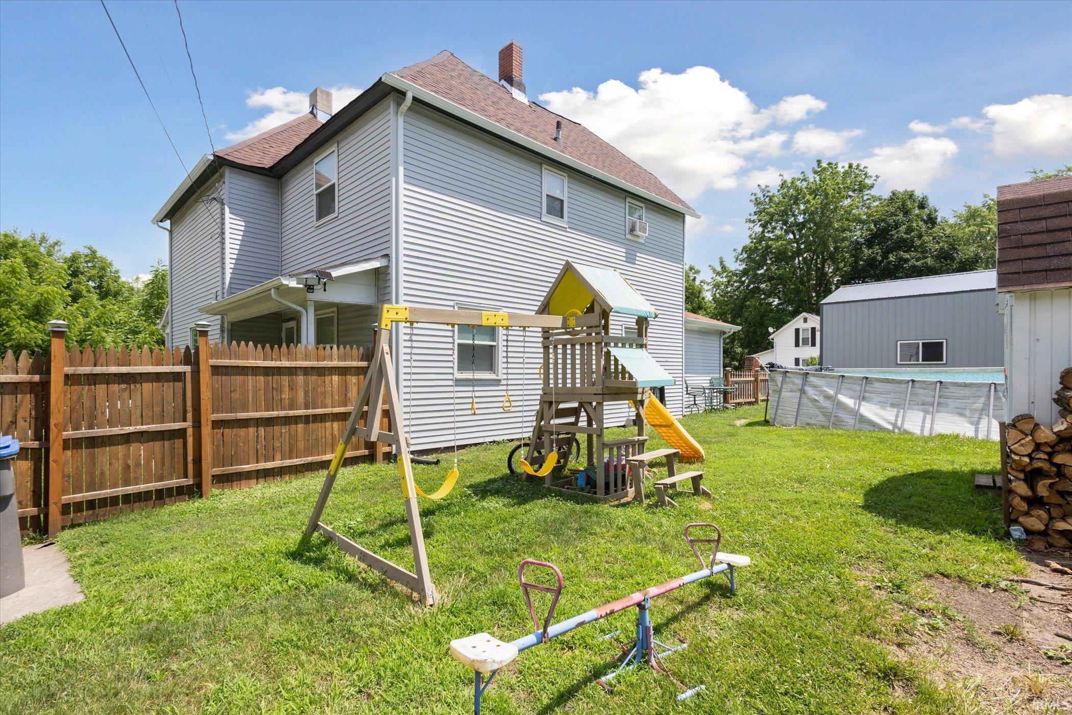 Photo 4 of 661 W Jefferson Street