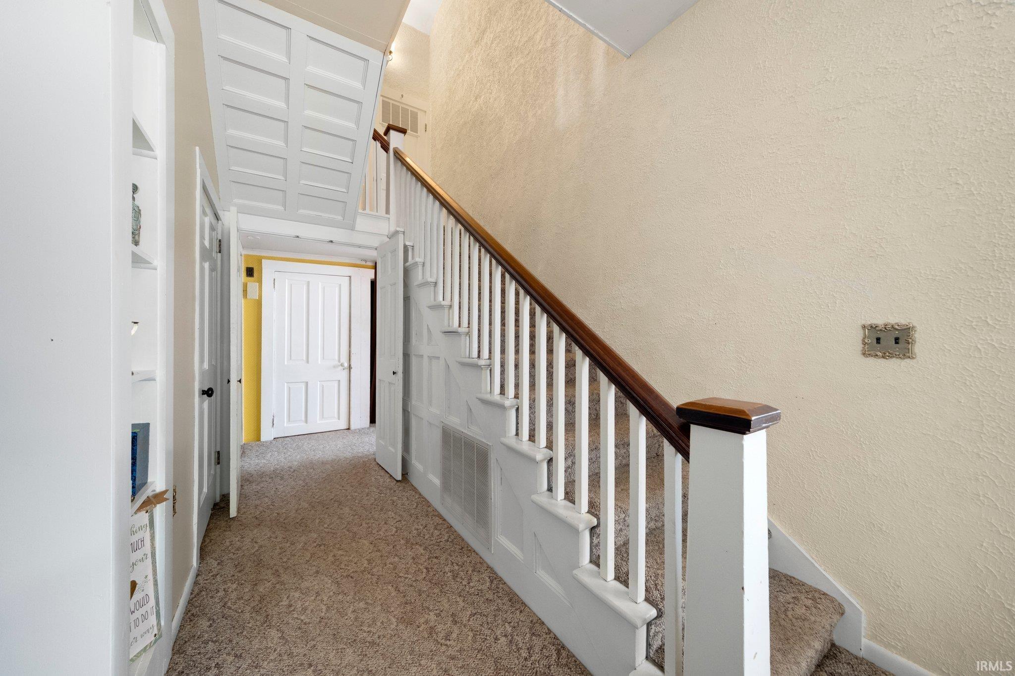Photo 6 of 725 E Fort Wayne Street