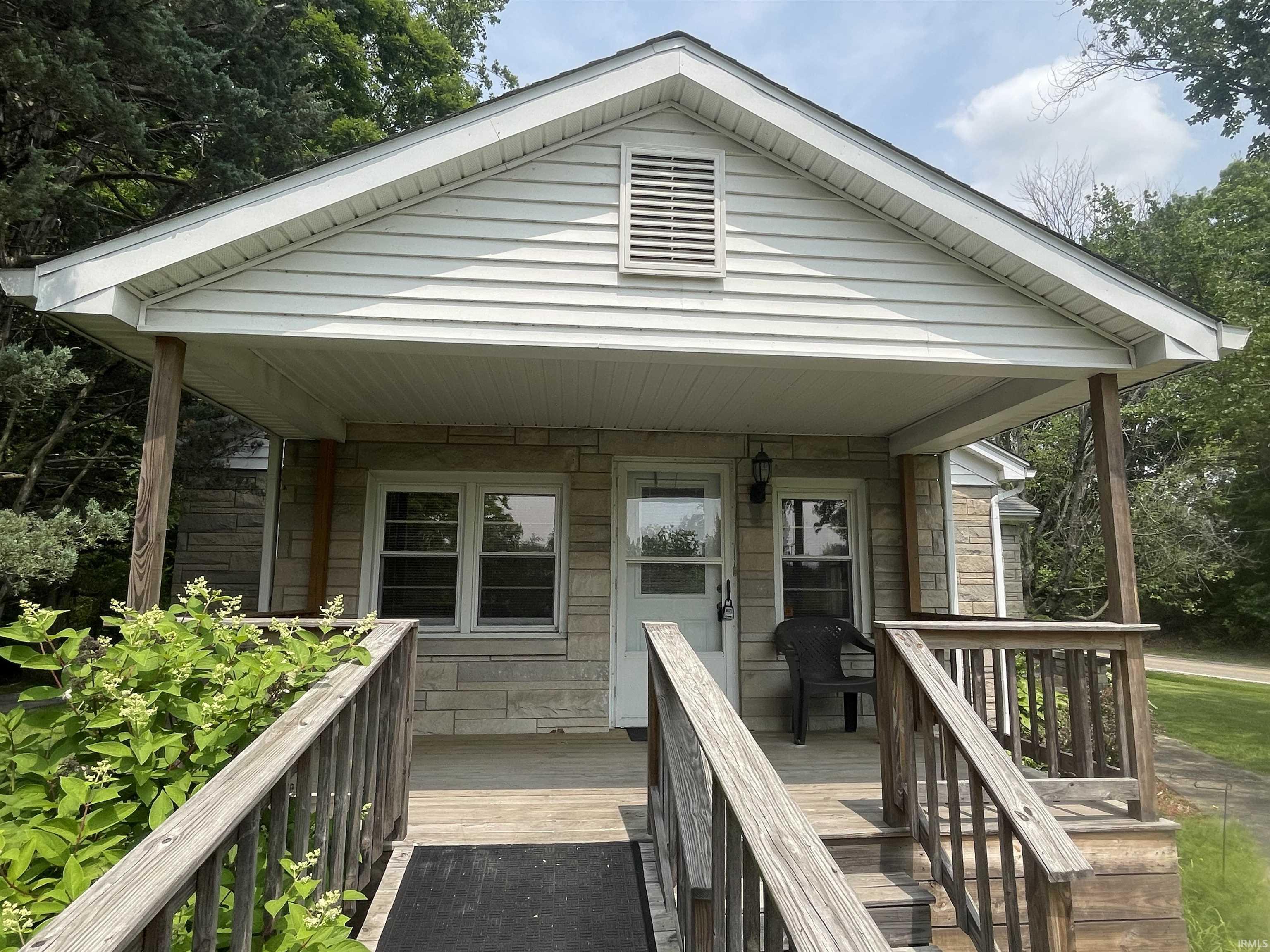 Homes for sale in Jasonville, IN | 14467 W St Rd 48, Jasonville, IN 47438 | MLS# 202524378