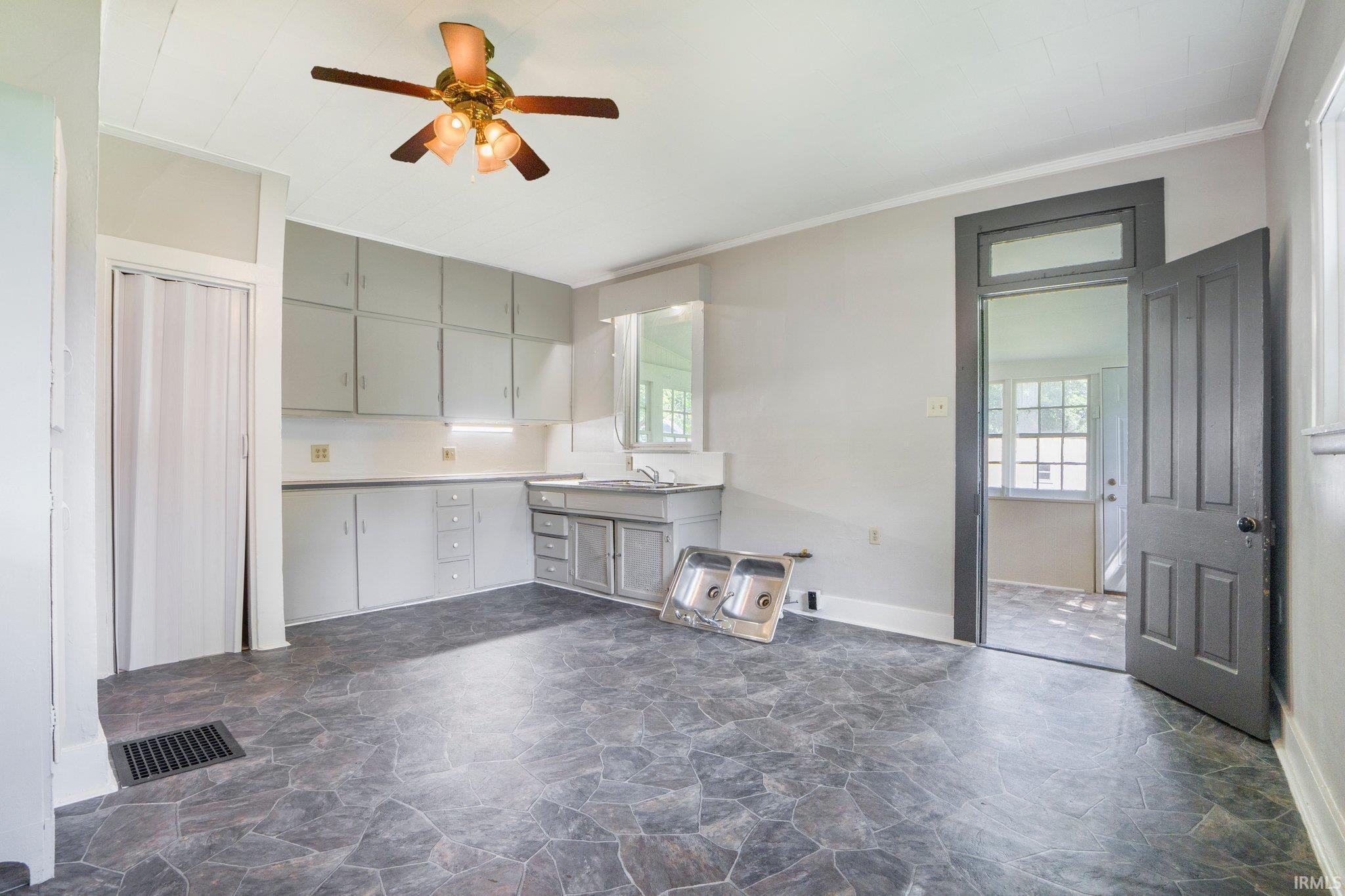 Photo 7 of 1331 Summit Street