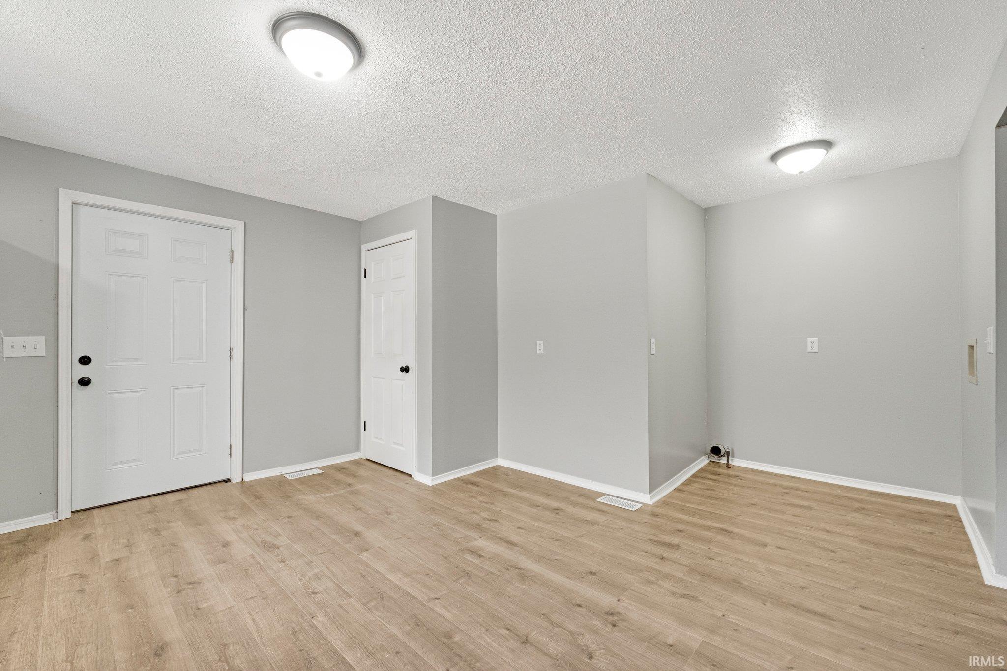 Photo 10 of 2725 Fox Avenue
