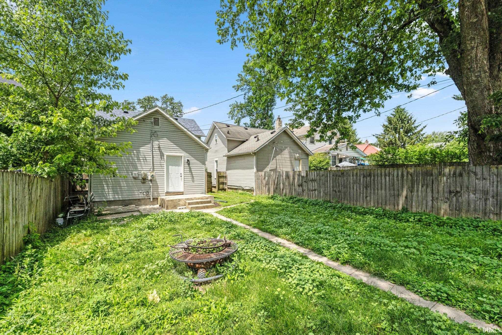 Photo 15 of 2725 Fox Avenue