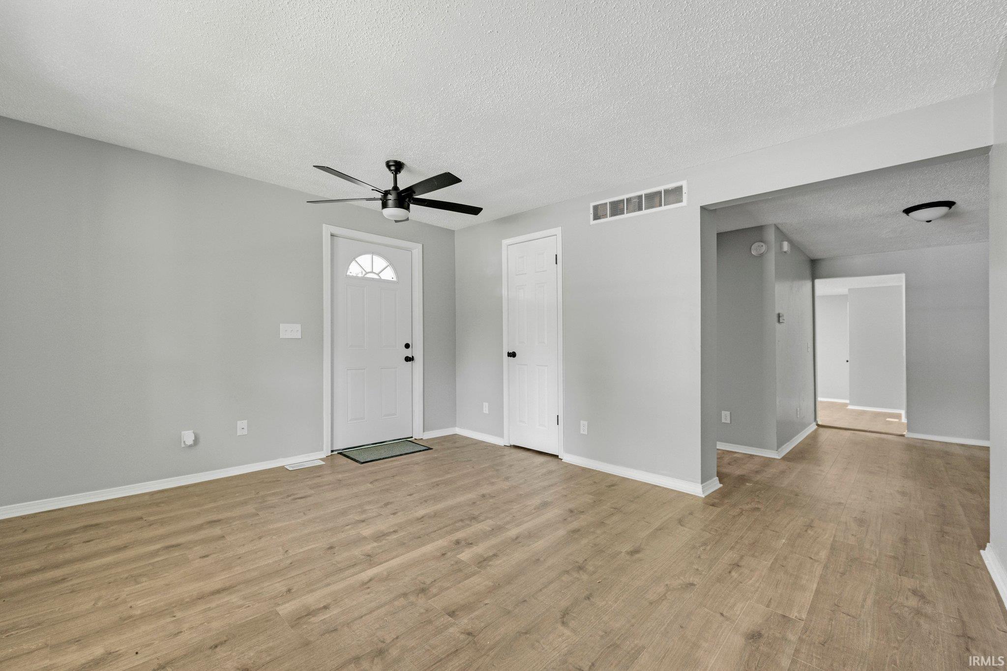 Photo 2 of 2725 Fox Avenue