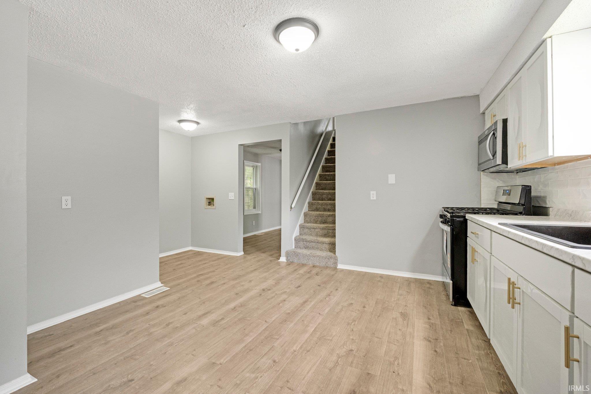Photo 8 of 2725 Fox Avenue