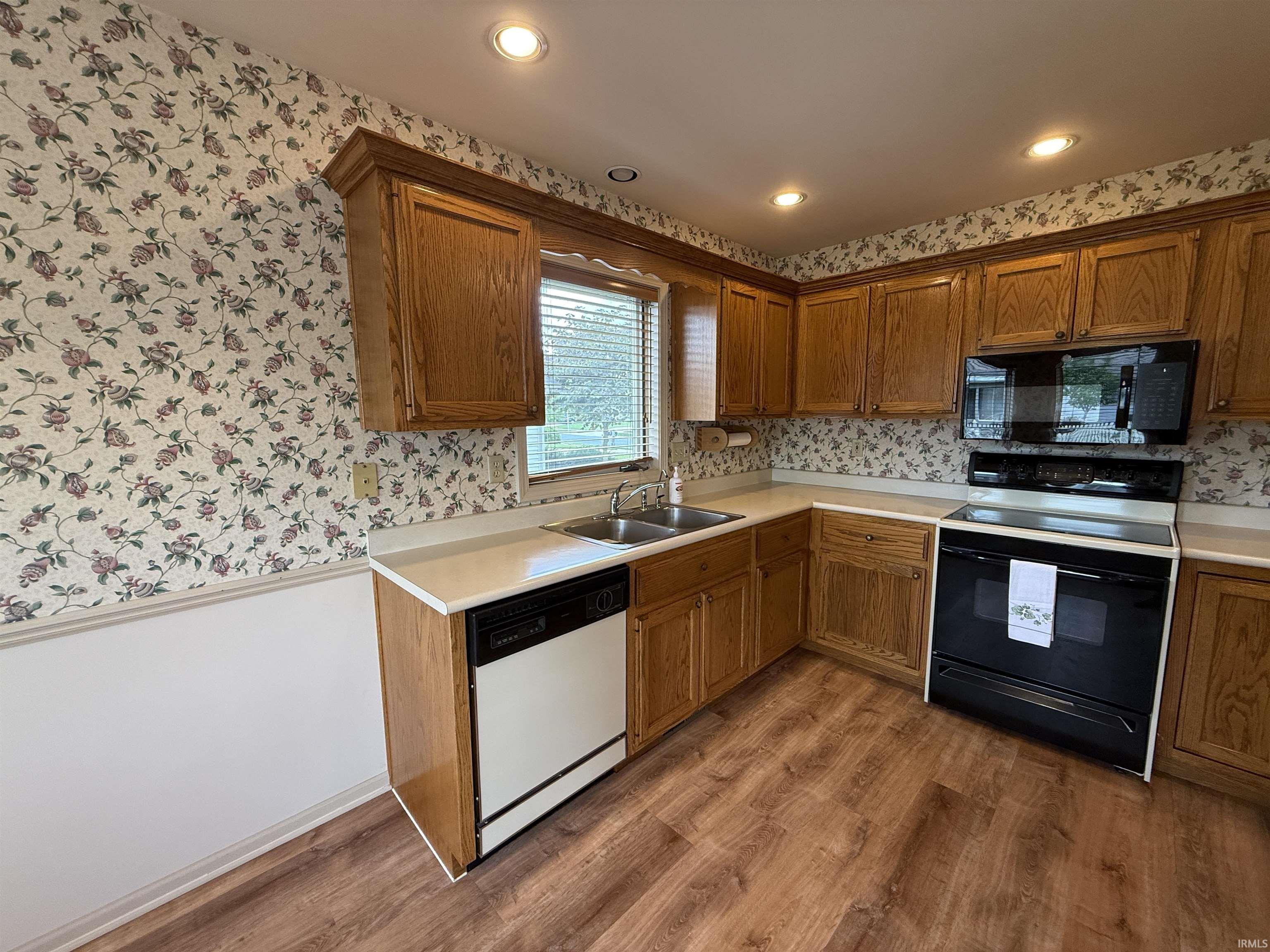 Photo 12 of 1408 Duesenberg Drive