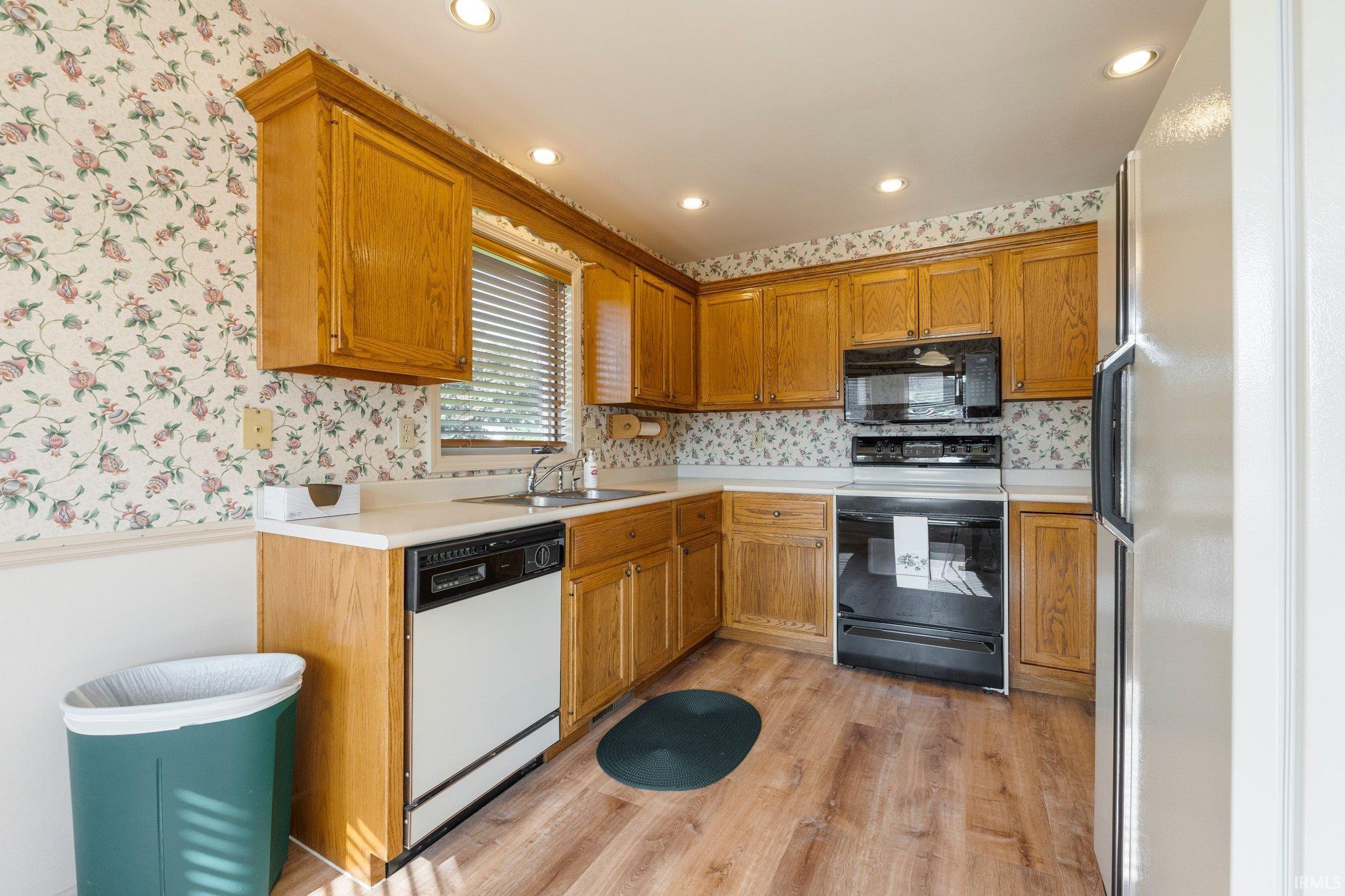 Photo 5 of 1408 Duesenberg Drive