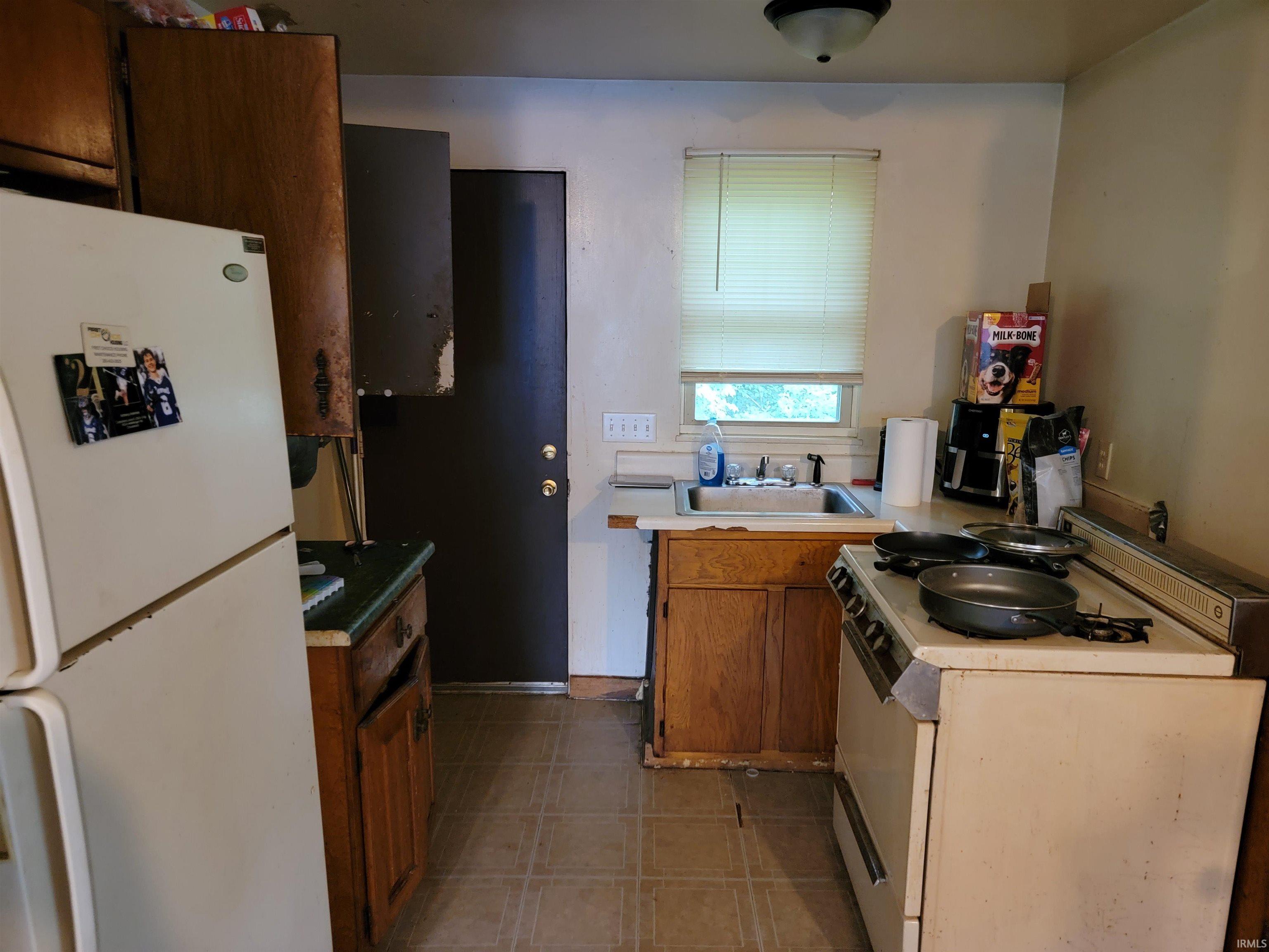 Photo 3 of 1419 Huestis Avenue