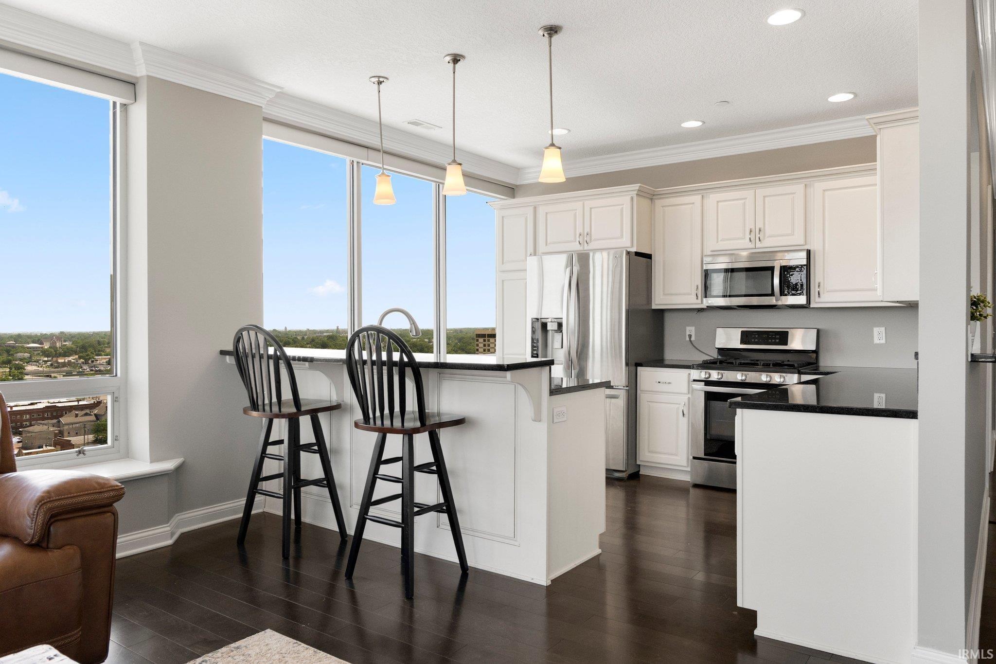 Photo 10 of 203 E Berry Street