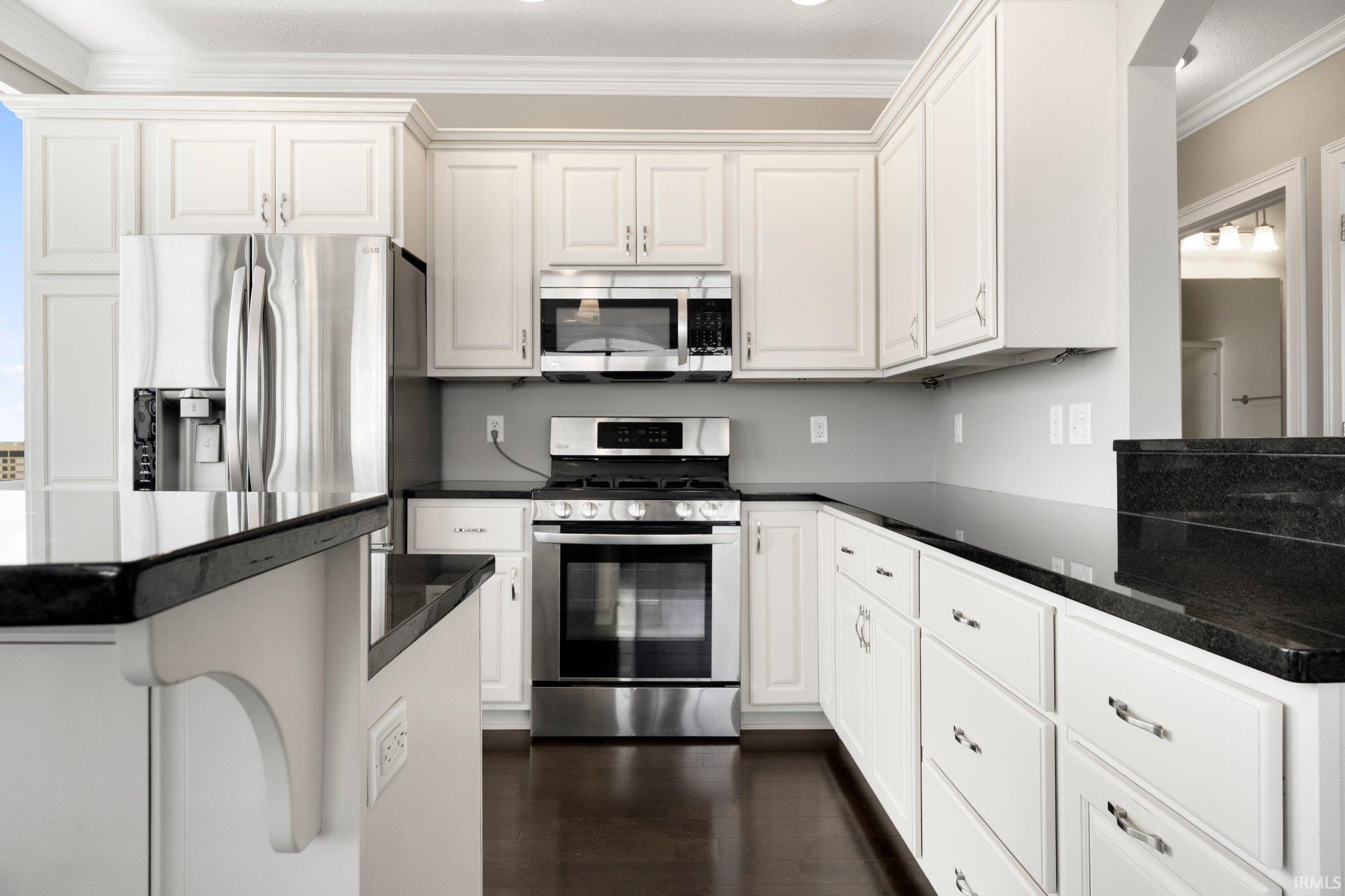 Photo 11 of 203 E Berry Street