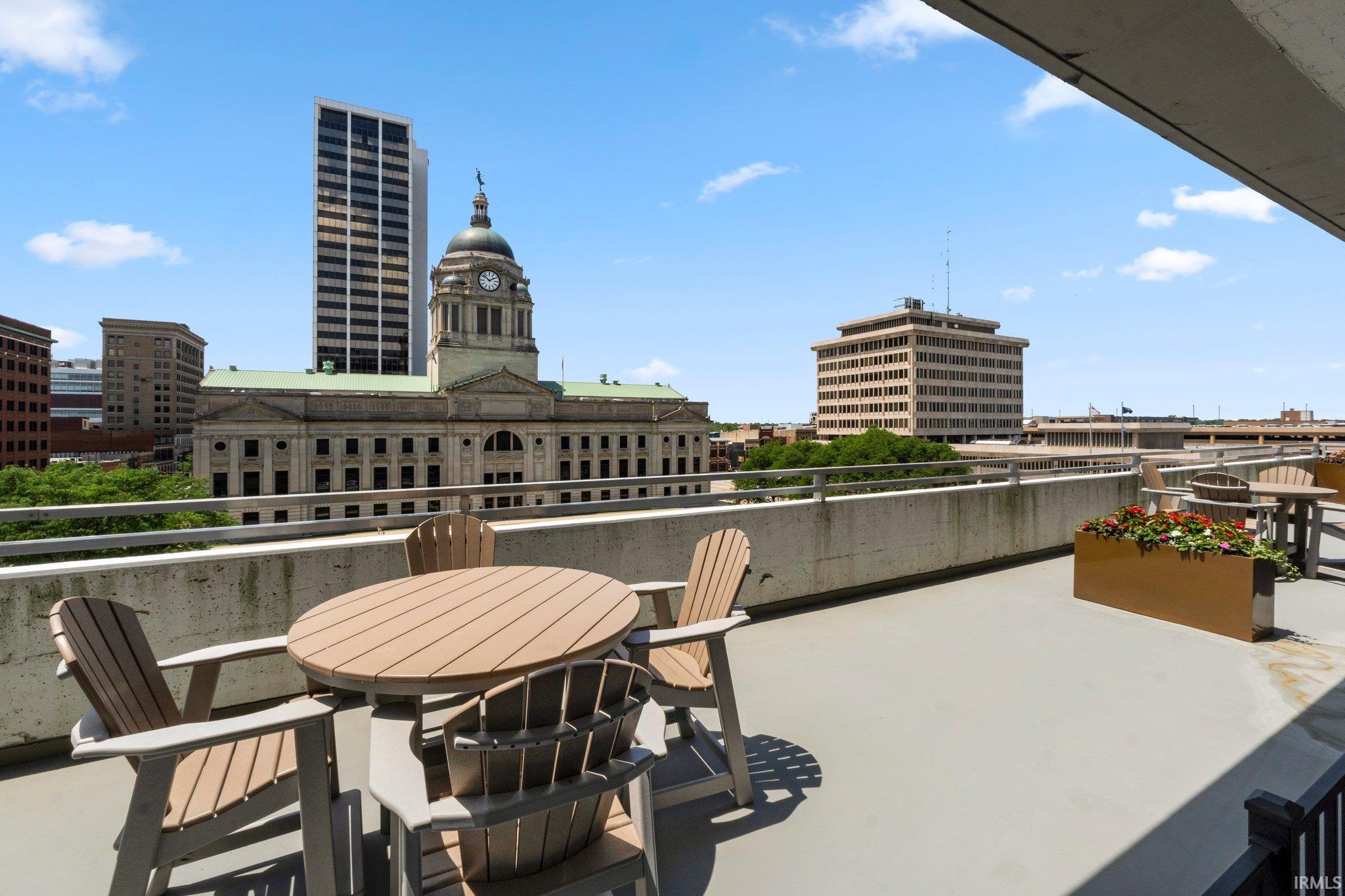 Photo 20 of 203 E Berry Street