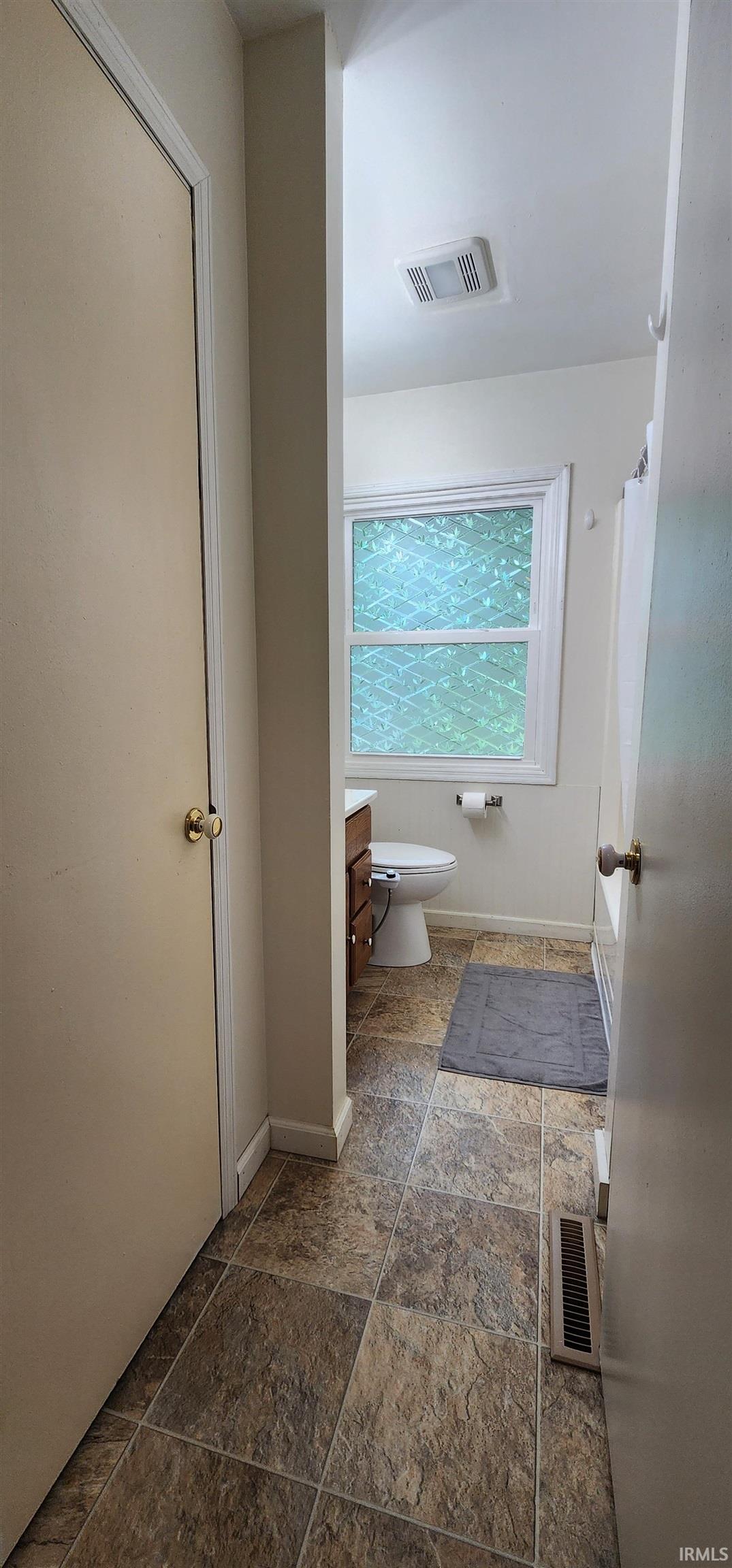 Photo 10 of 606 S Manor Drive