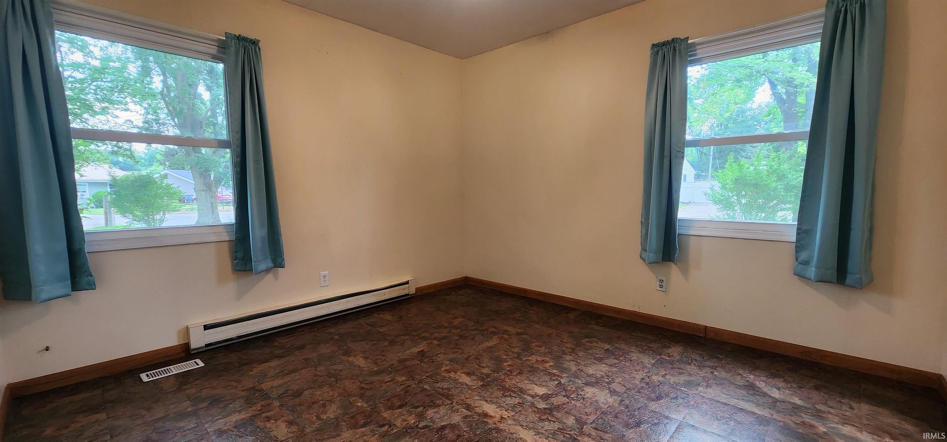 Photo 11 of 606 S Manor Drive