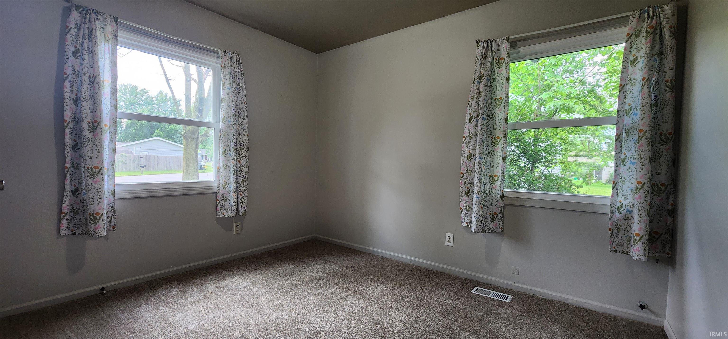 Photo 13 of 606 S Manor Drive