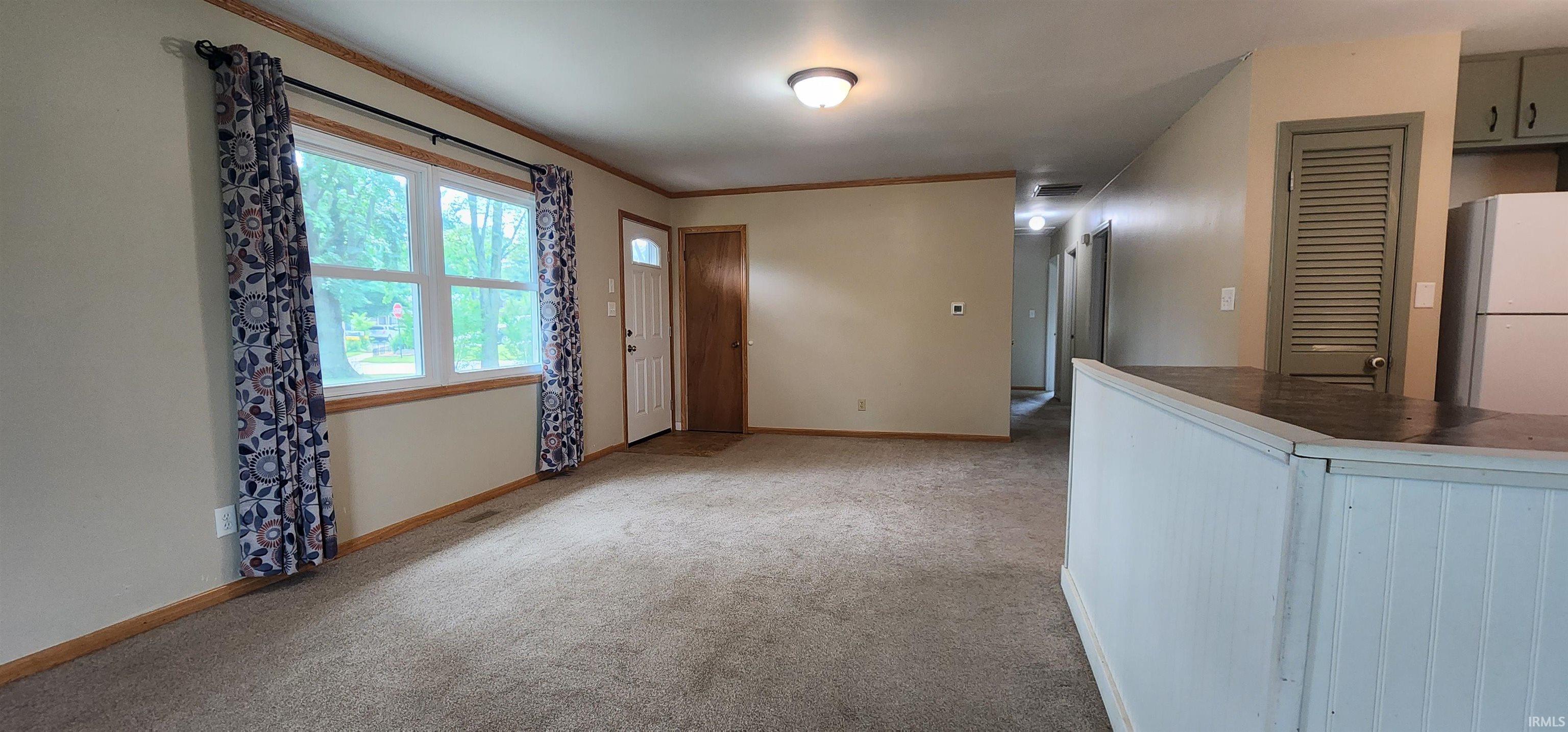 Photo 8 of 606 S Manor Drive