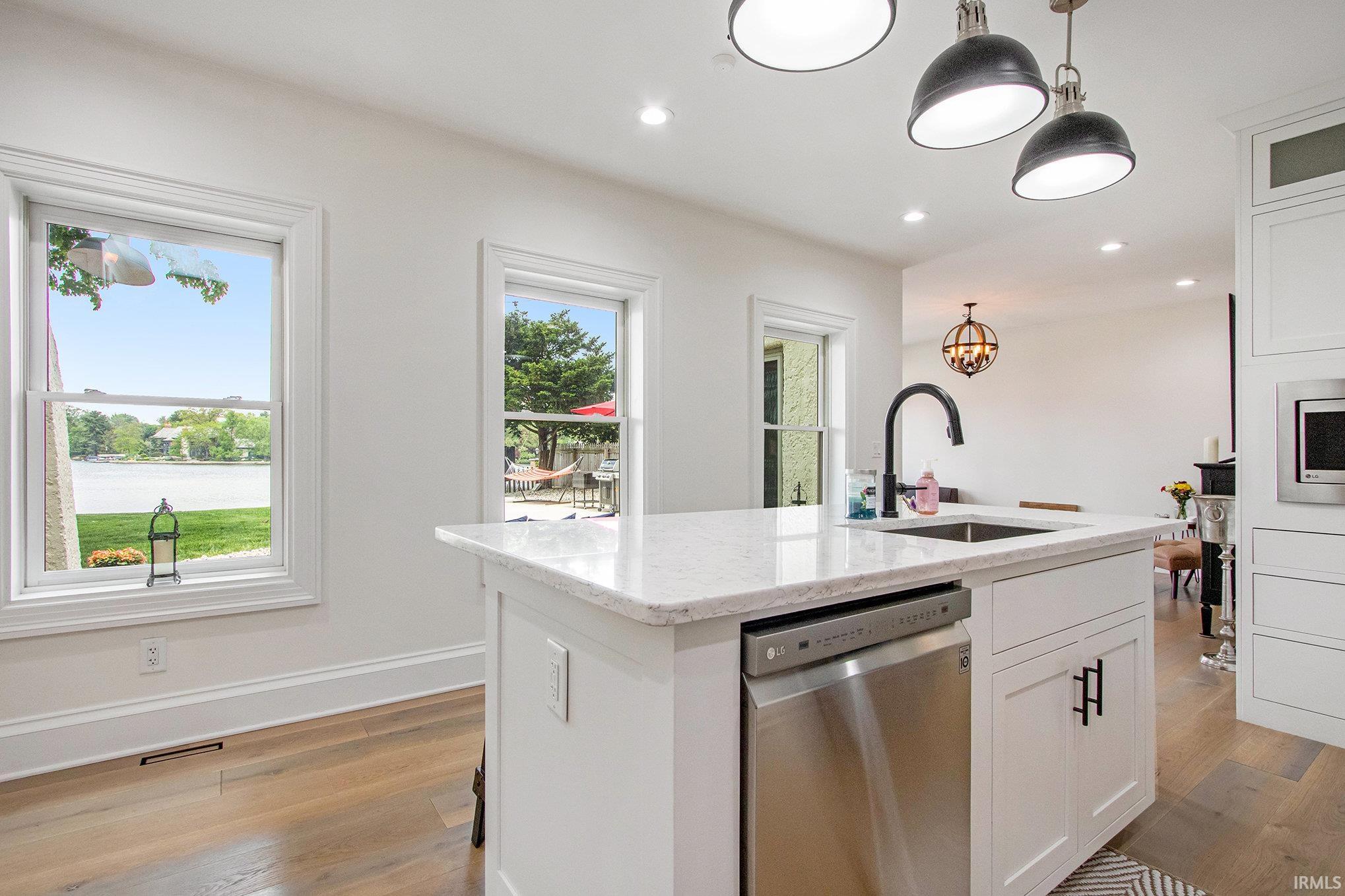 Photo 11 of 4 Edgewater Place