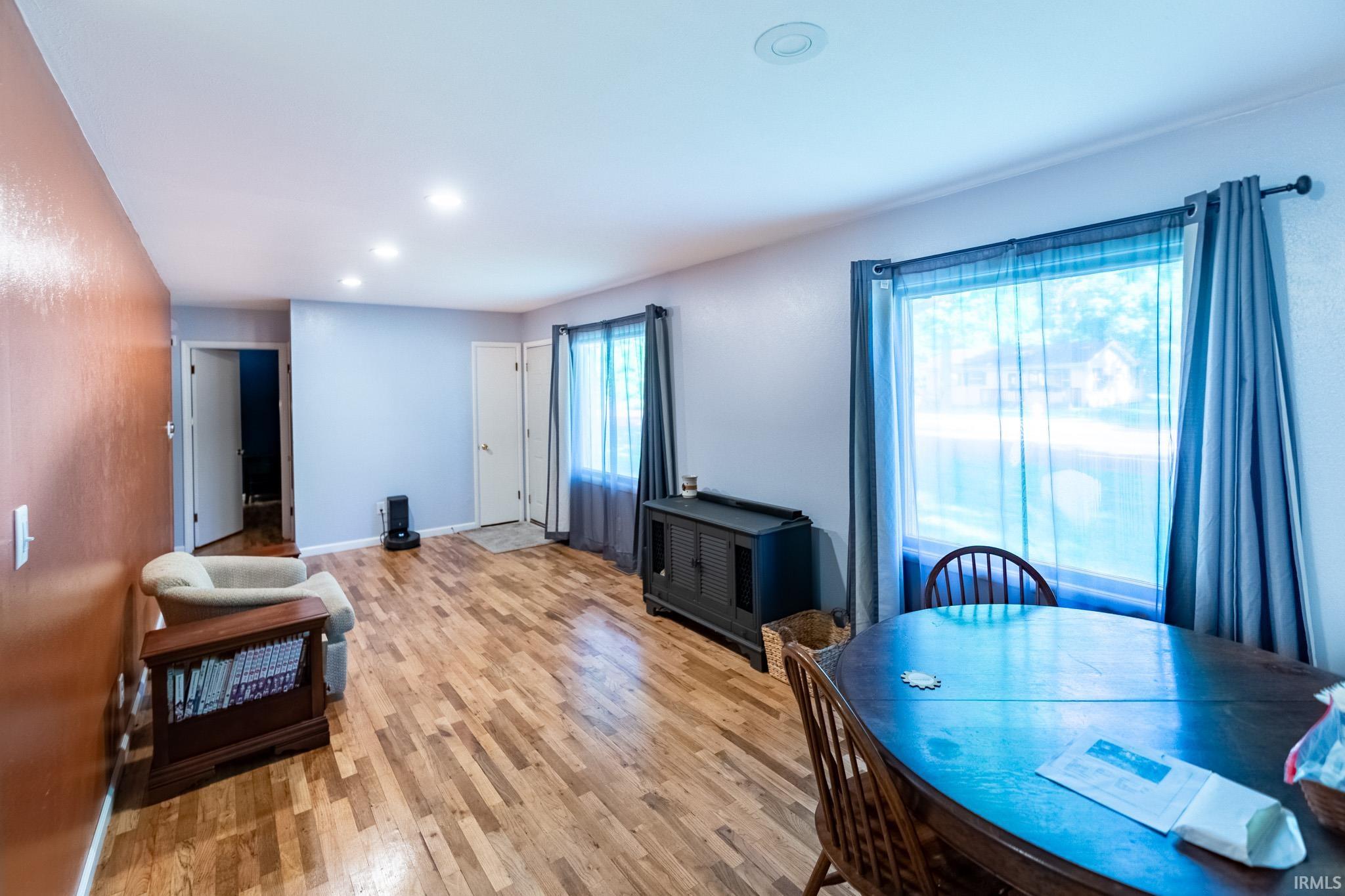 Photo 5 of 1401 E Bristol Street