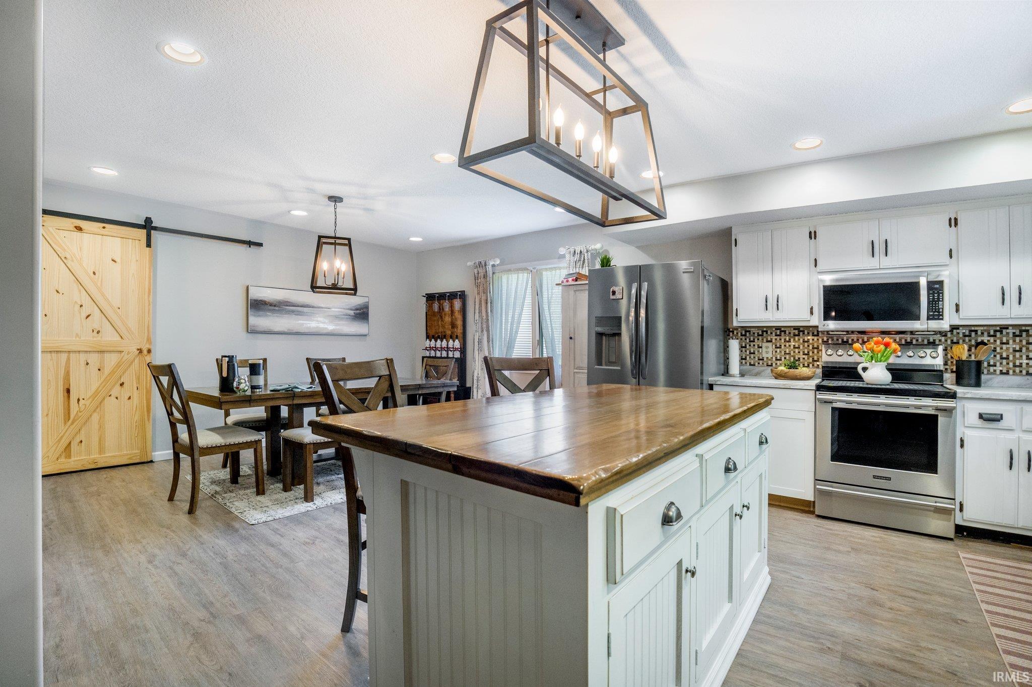 Photo 10 of 704 Shoreland Court