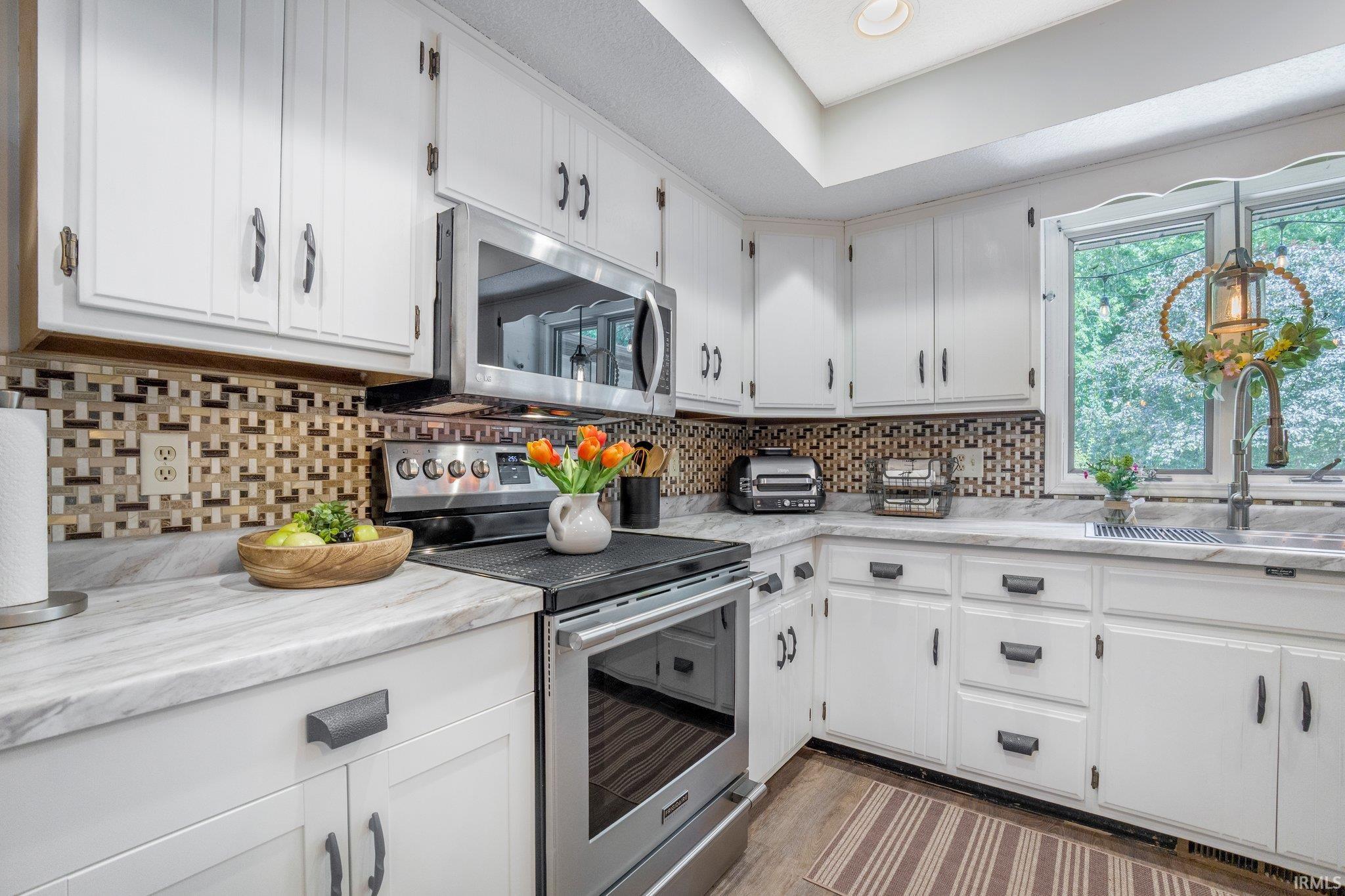 Photo 11 of 704 Shoreland Court