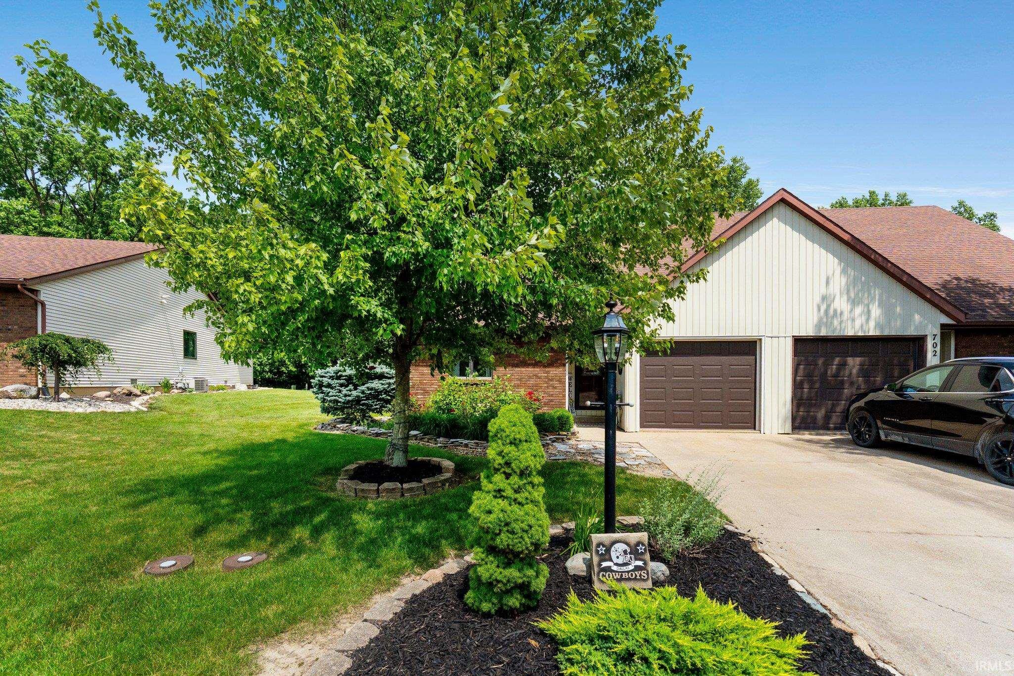 Photo 2 of 704 Shoreland Court