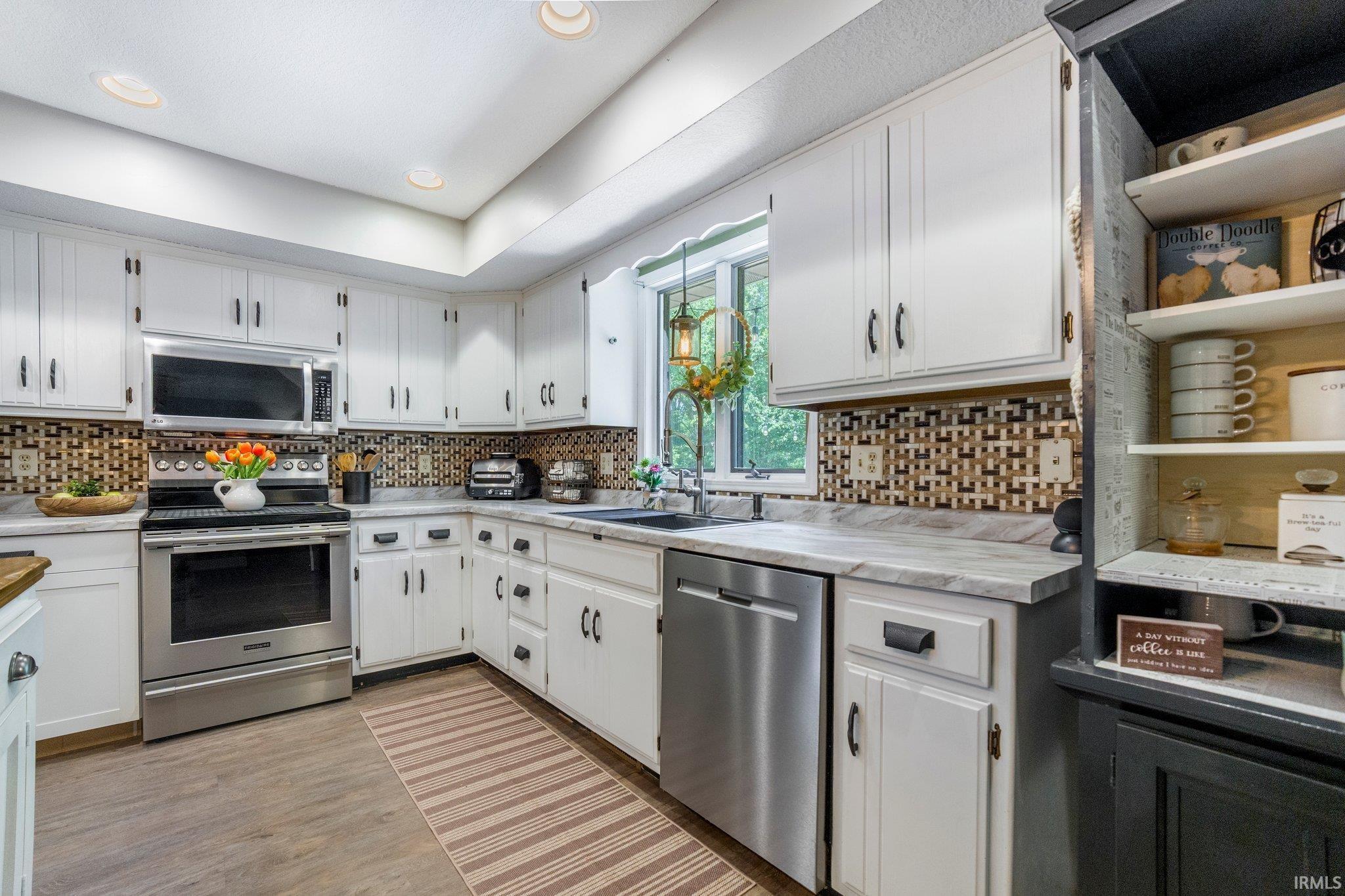 Photo 9 of 704 Shoreland Court