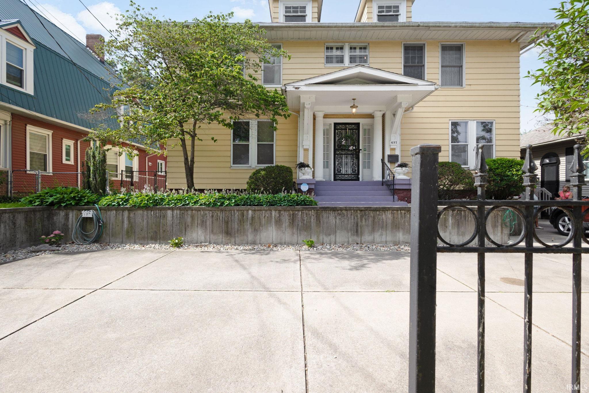 Homes for sale in Elkhart, IN | 437 E Beardsley Ave, Elkhart, IN 46514 | MLS# 202524741