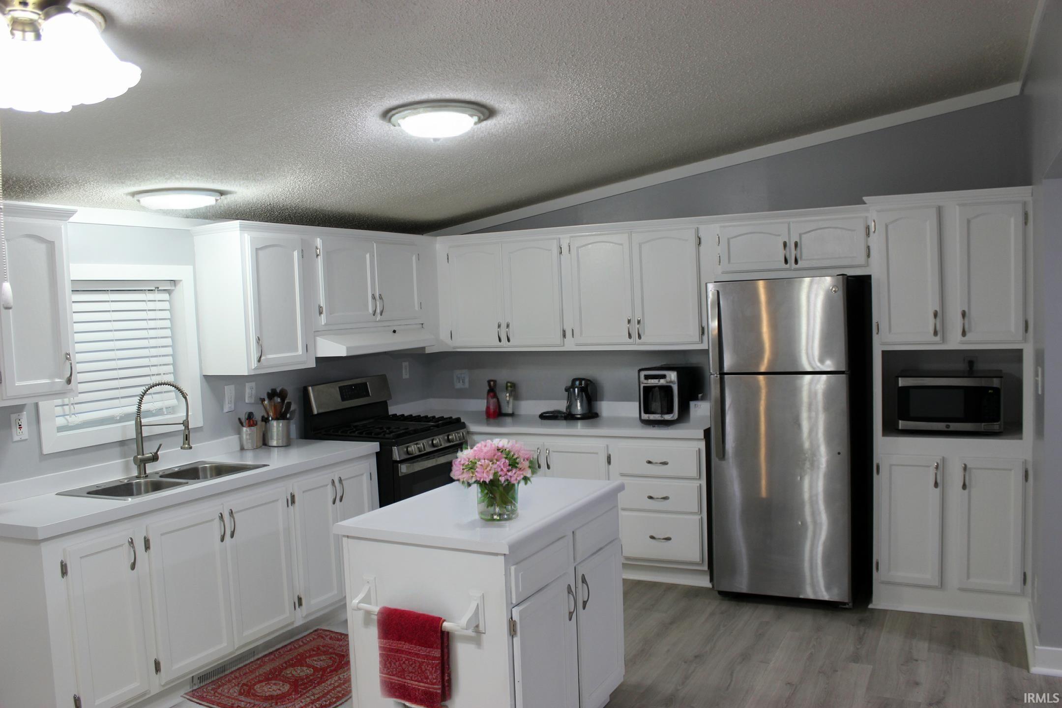 Photo 3 of 13573 South Street