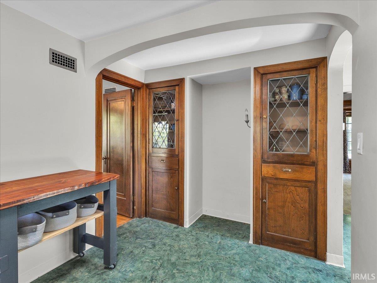 Photo 19 of 457 W Oakdale Drive