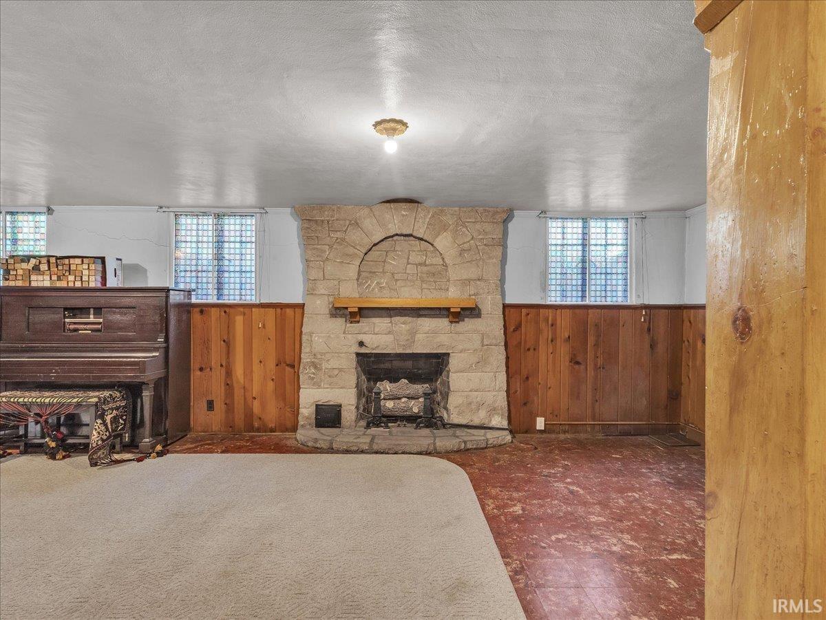 Photo 33 of 457 W Oakdale Drive