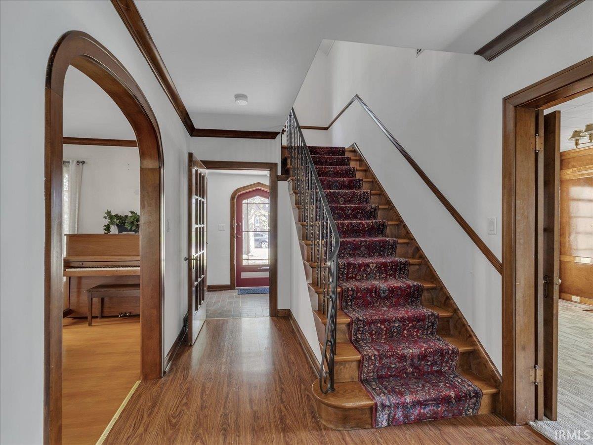 Photo 6 of 457 W Oakdale Drive