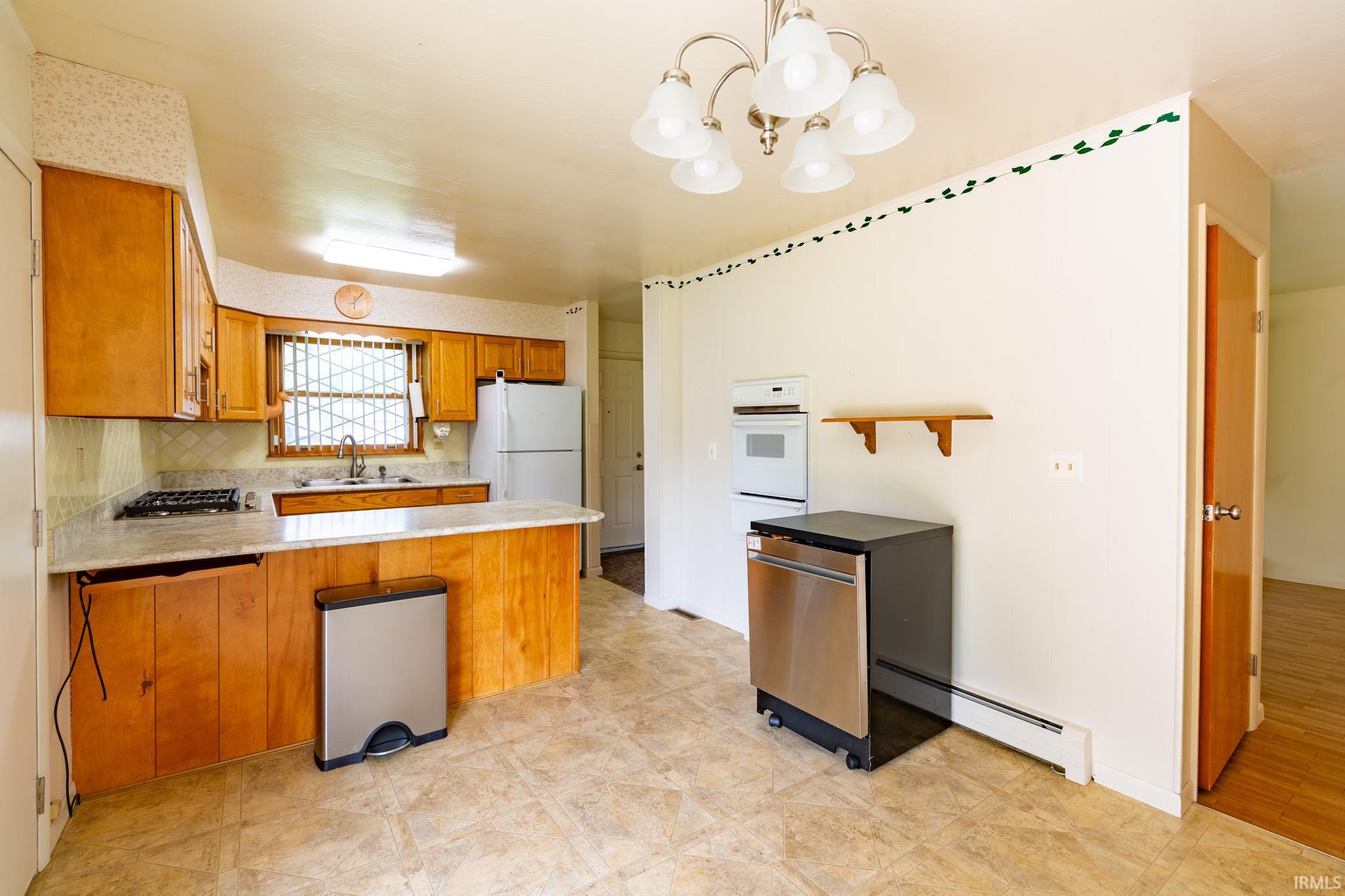 Photo 6 of 60234 Robin Hood Lane