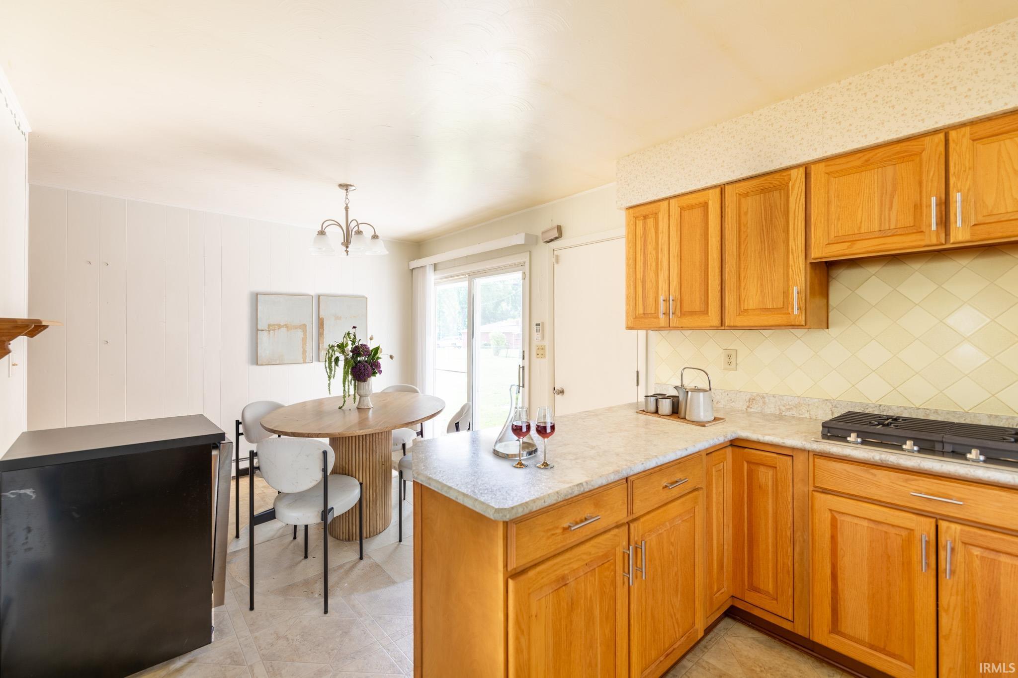 Photo 7 of 60234 Robin Hood Lane