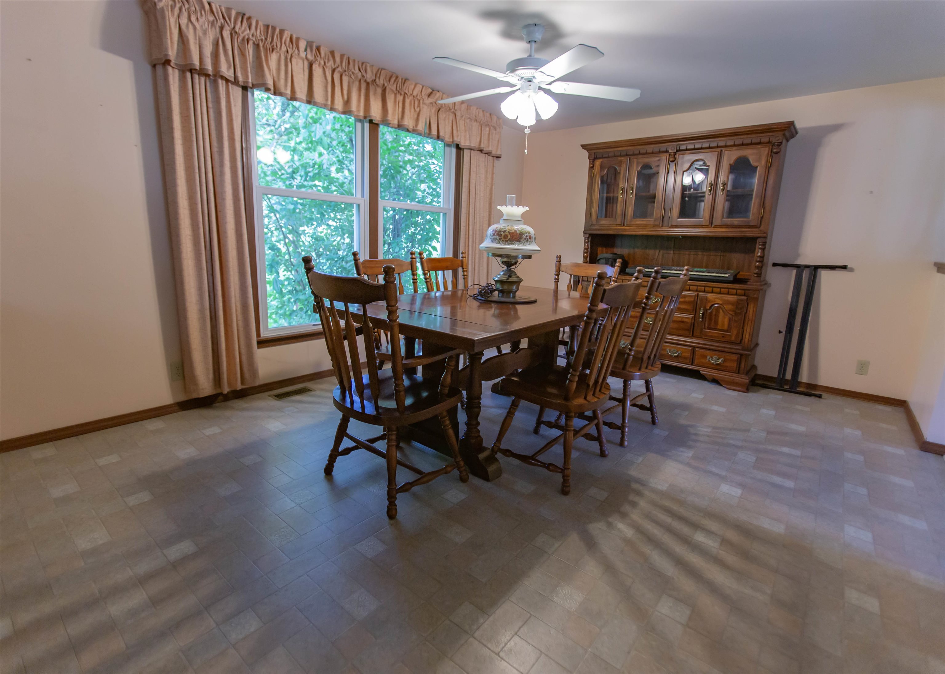Photo 7 of 360 E 280 N
