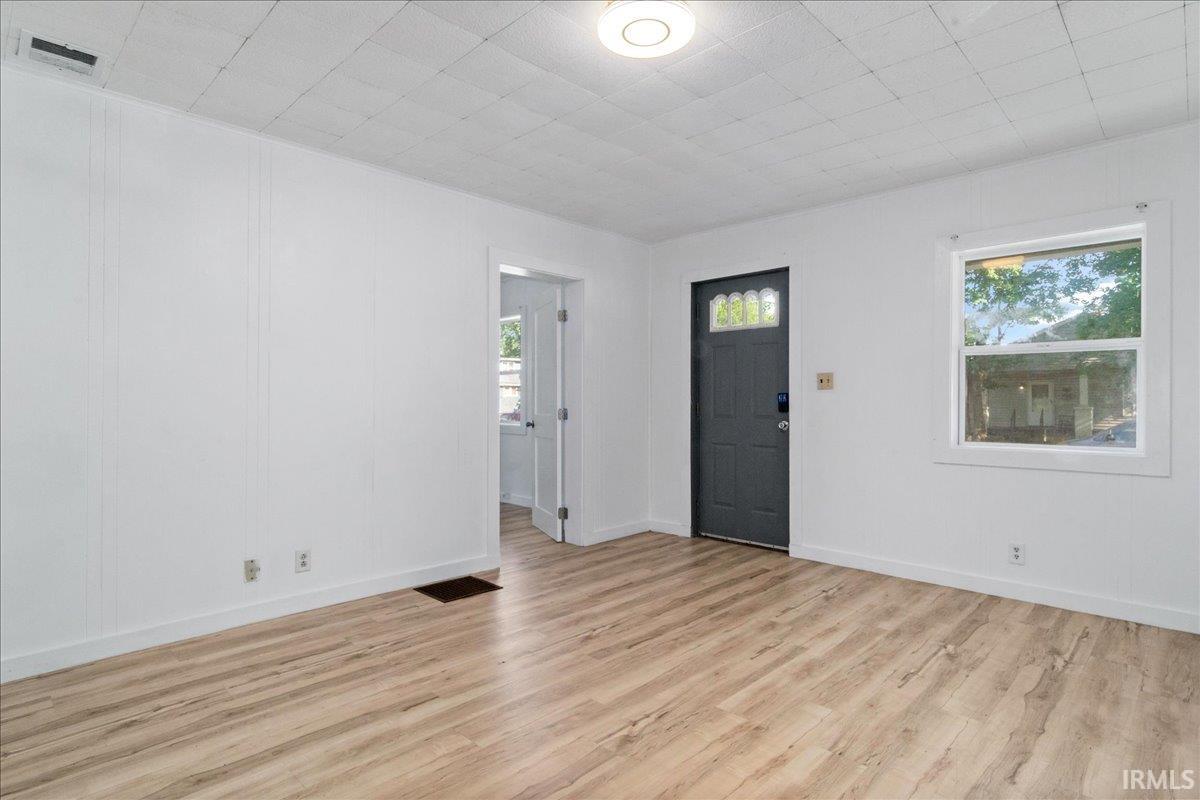 Homes for sale in Evansville, IN | 656 E Oregon St, Evansville, IN 47711 | MLS# 202524983