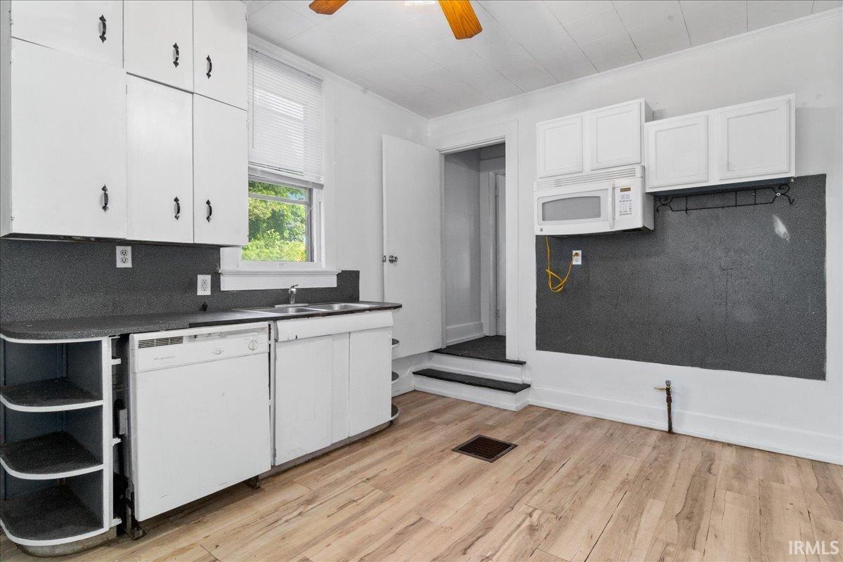 Homes for sale in Evansville, IN | 656 E Oregon St, Evansville, IN 47711 | MLS# 202524983