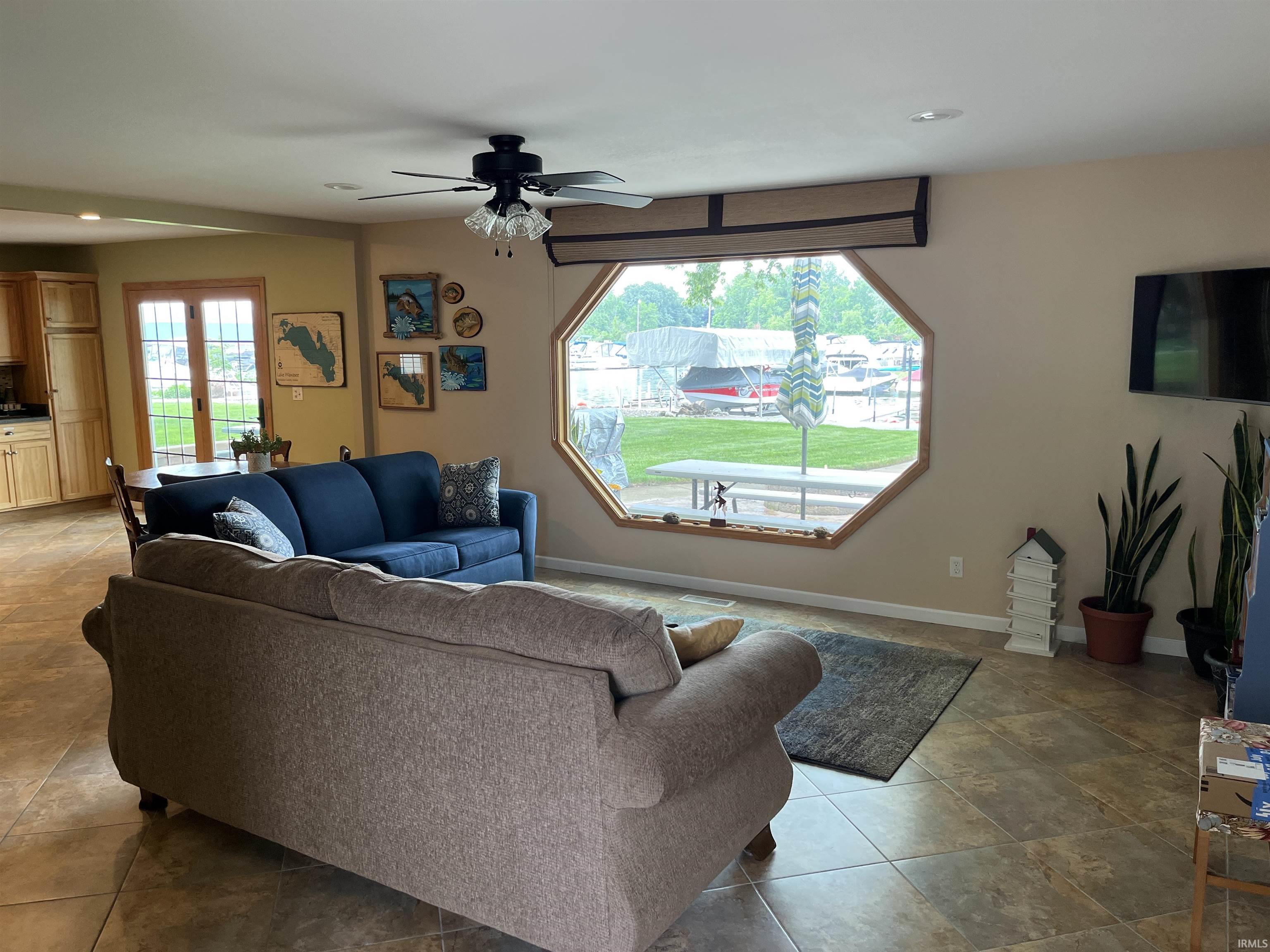 Photo 7 of 601 Pickwick Drive