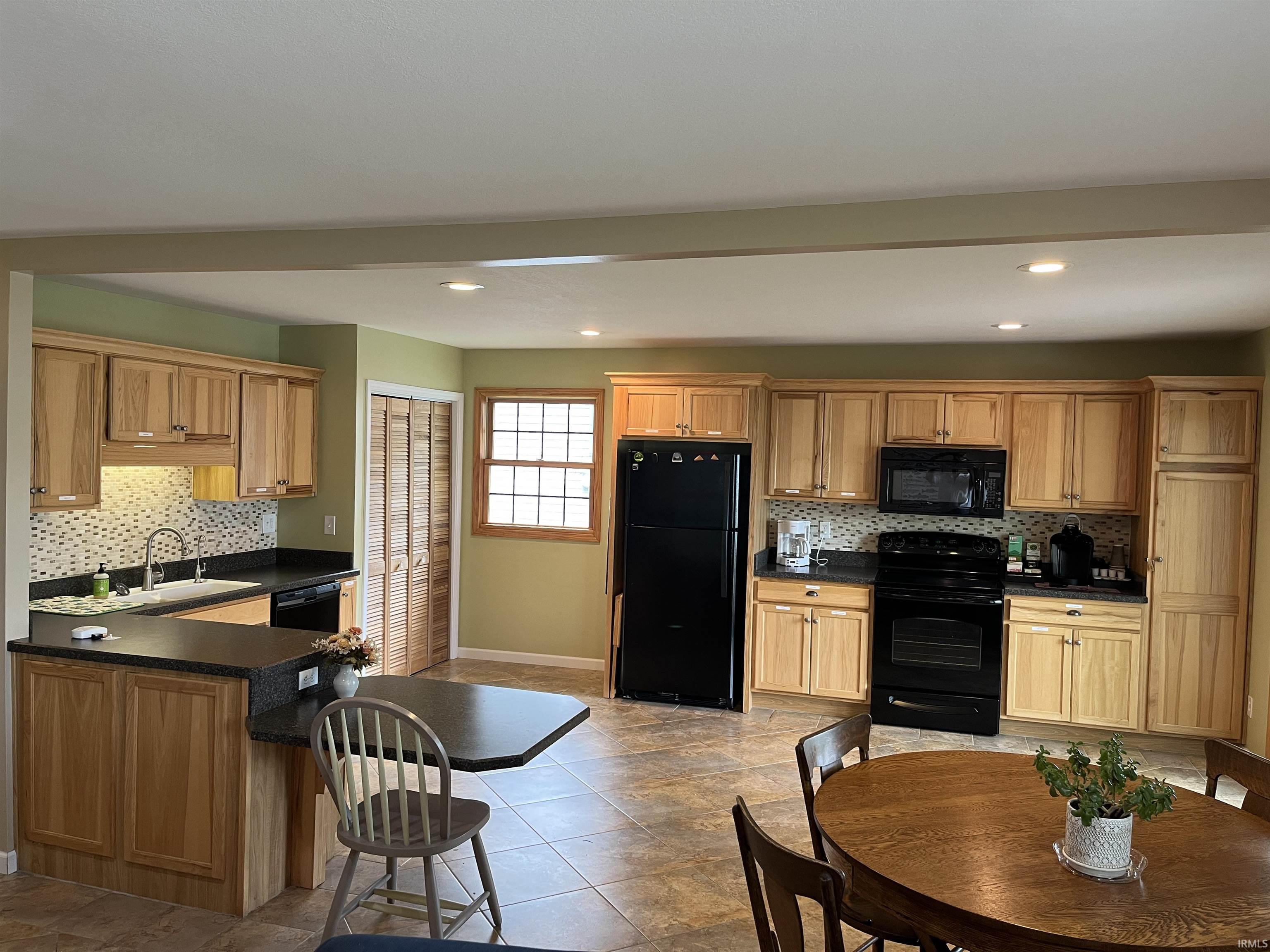 Photo 8 of 601 Pickwick Drive