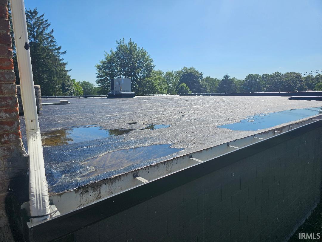 Photo 5 of 109-111 W Hazel Street