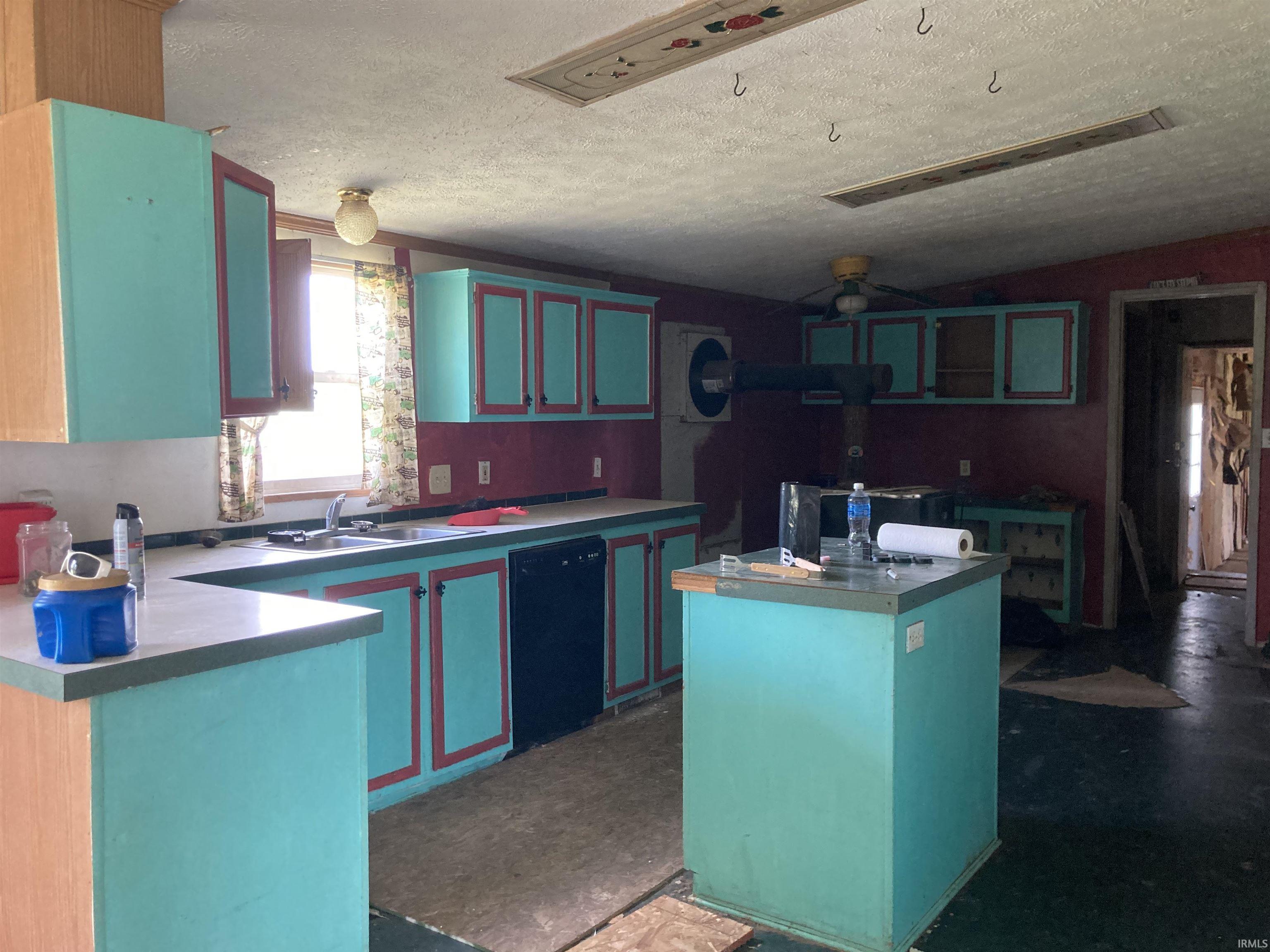 Photo 4 of 6880 N Meridian Road