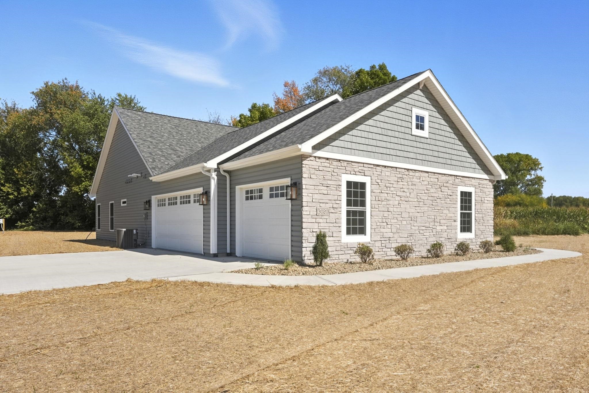 Photo 2 of 3020 N 405 W