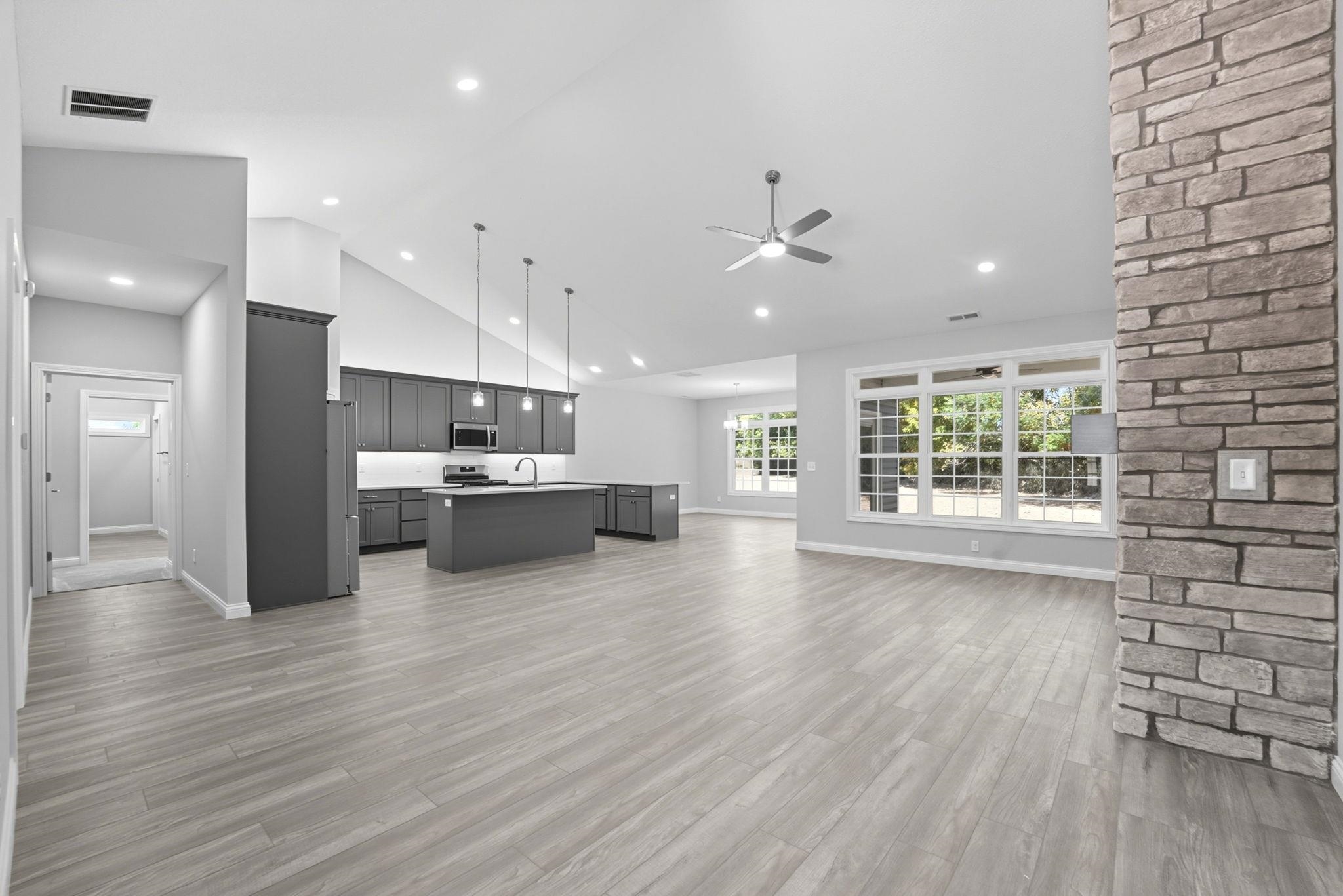 Photo 3 of 3020 N 405 W