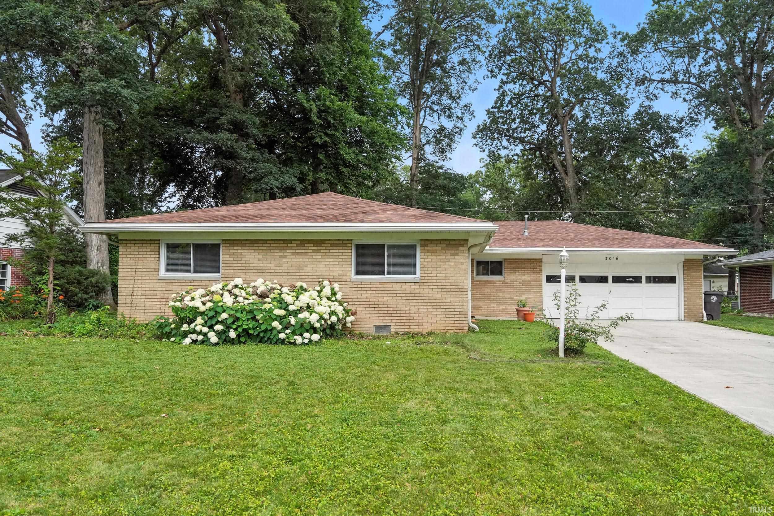 Photo 2 of 3016 Glenwood Avenue