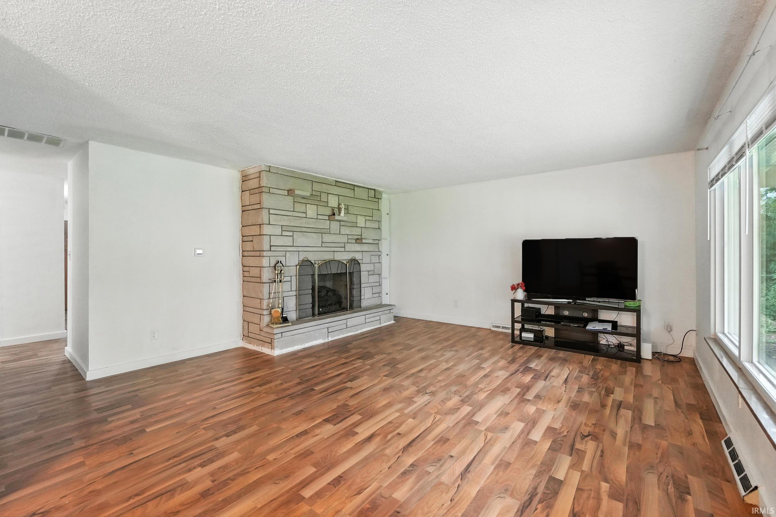 Photo 4 of 3016 Glenwood Avenue